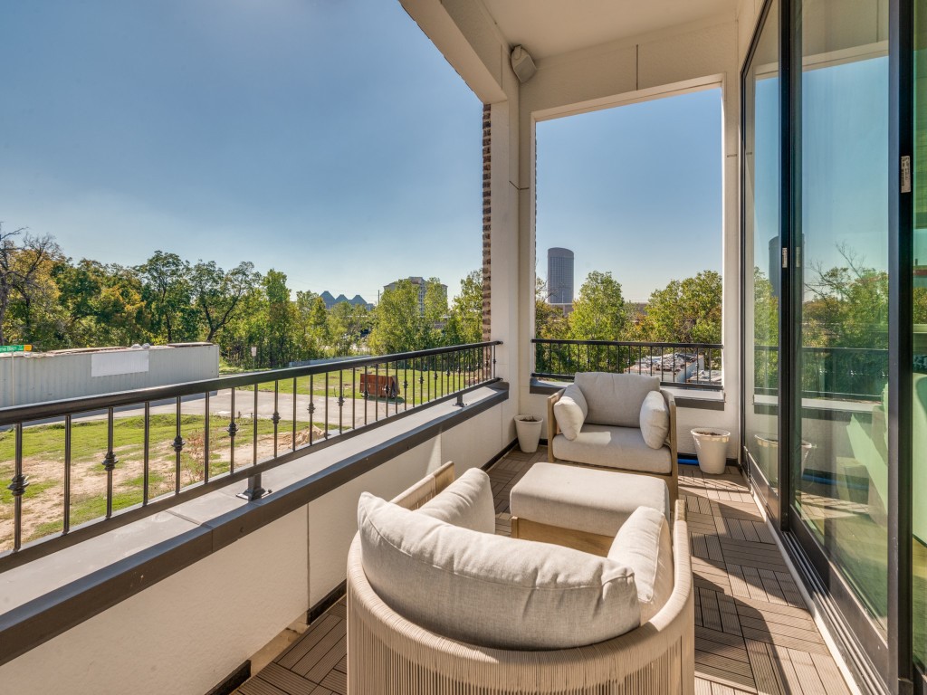 2114 Wenge Lane Dallas TX 75219
