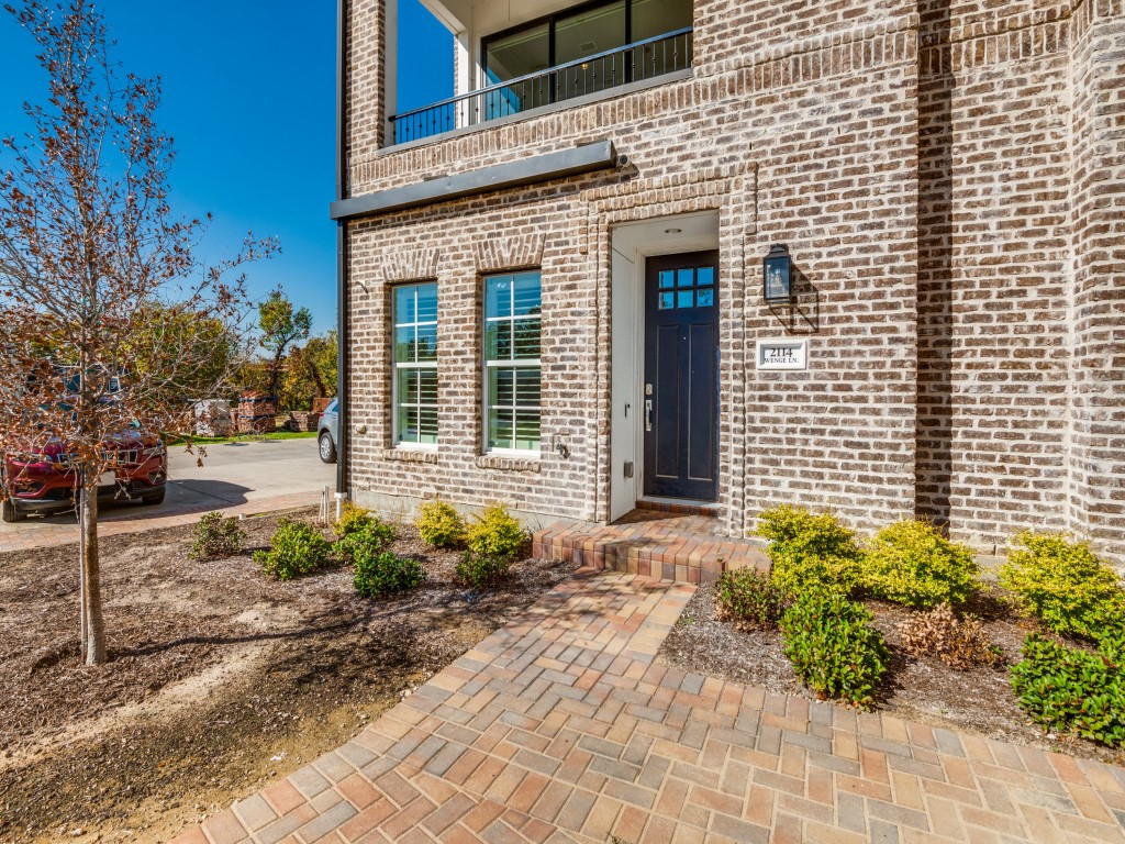 2114 Wenge Lane Dallas TX 75219