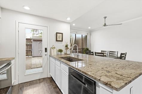 543 Josephine Street Dallas TX 75246