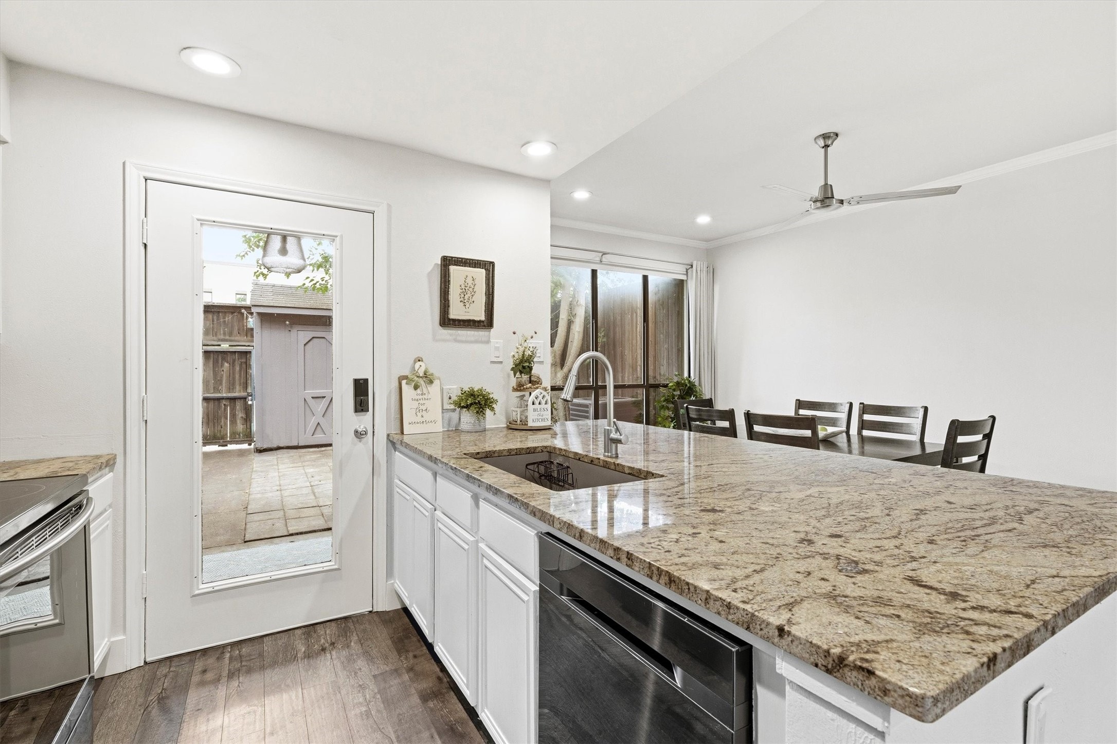 543 Josephine Street Dallas TX 75246