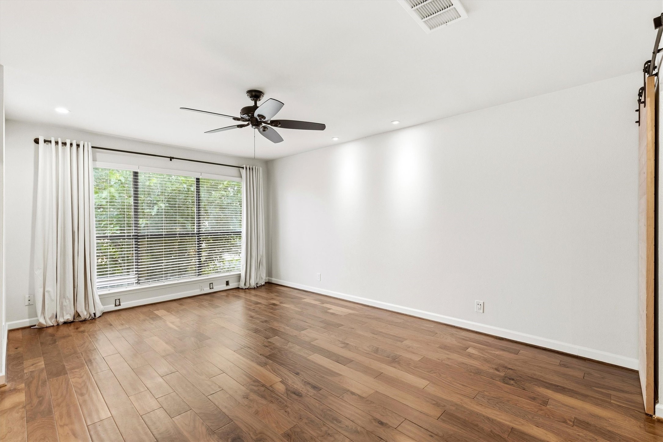 543 Josephine Street Dallas TX 75246