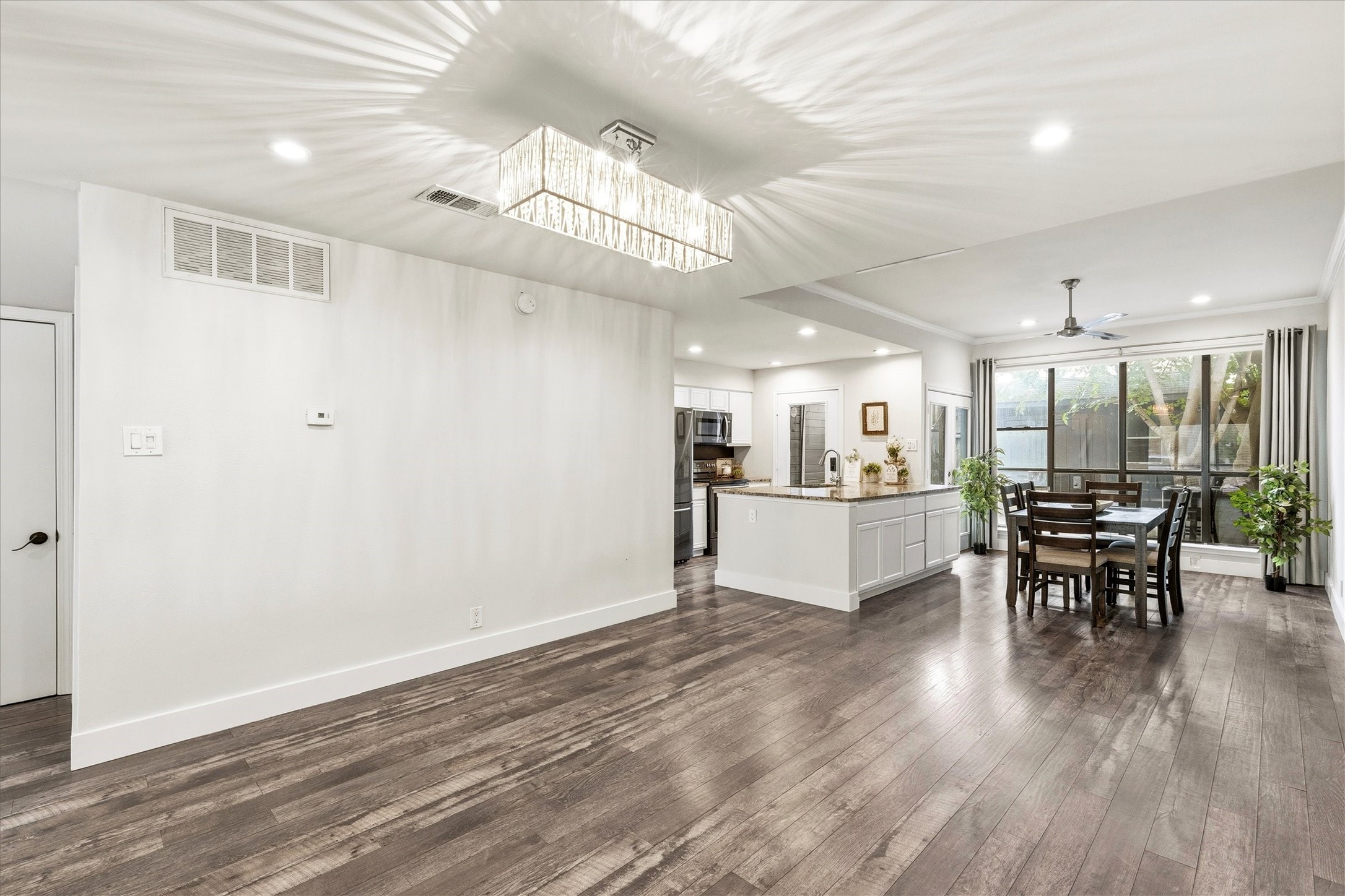 543 Josephine Street Dallas TX 75246