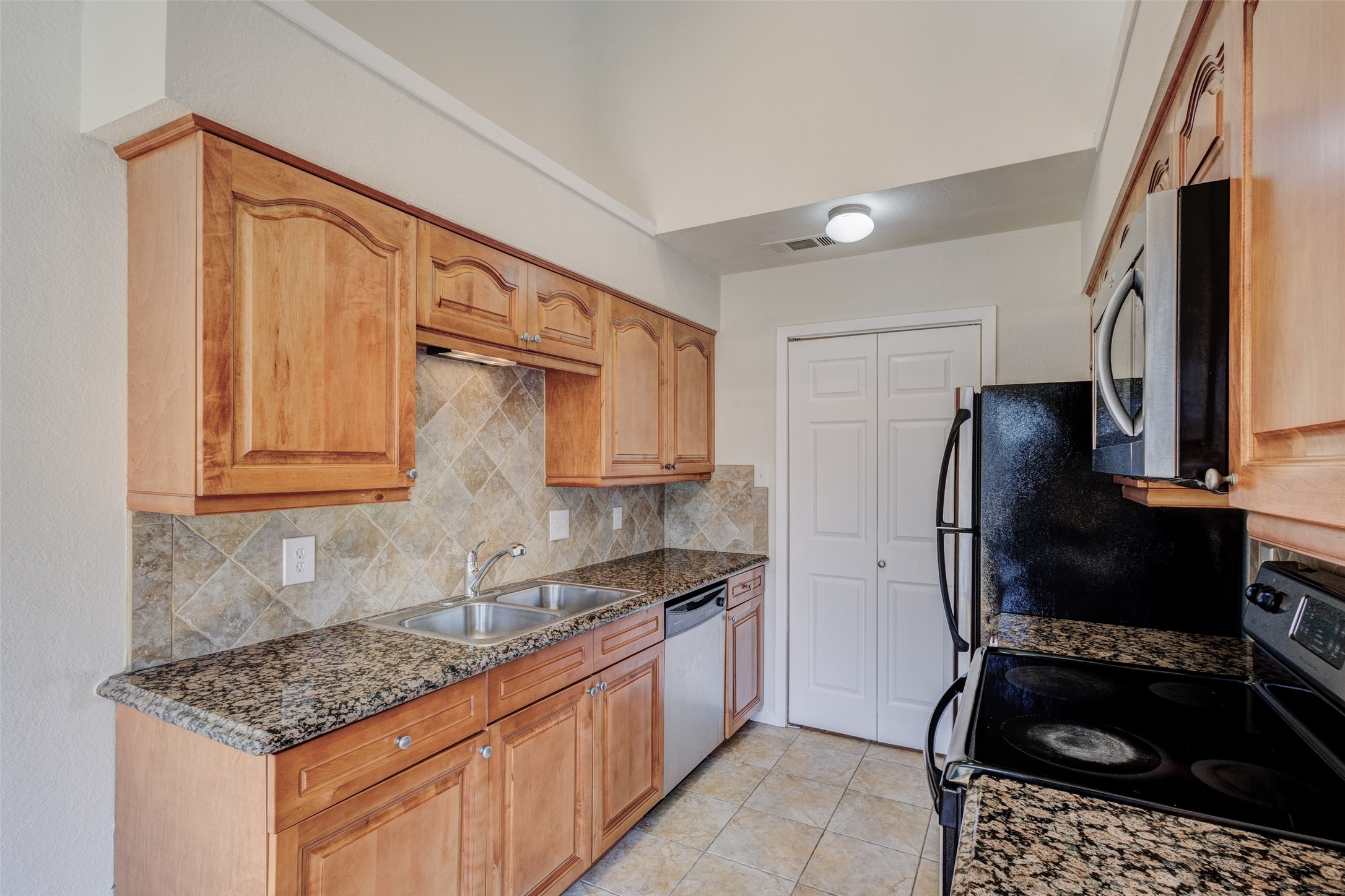 5640 Cedar Creek Drive Benbrook TX 76109