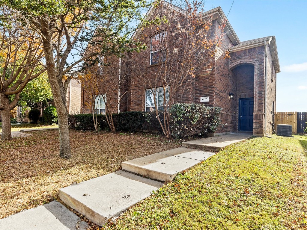 1123 Jamie Drive Grand Prairie TX 75052