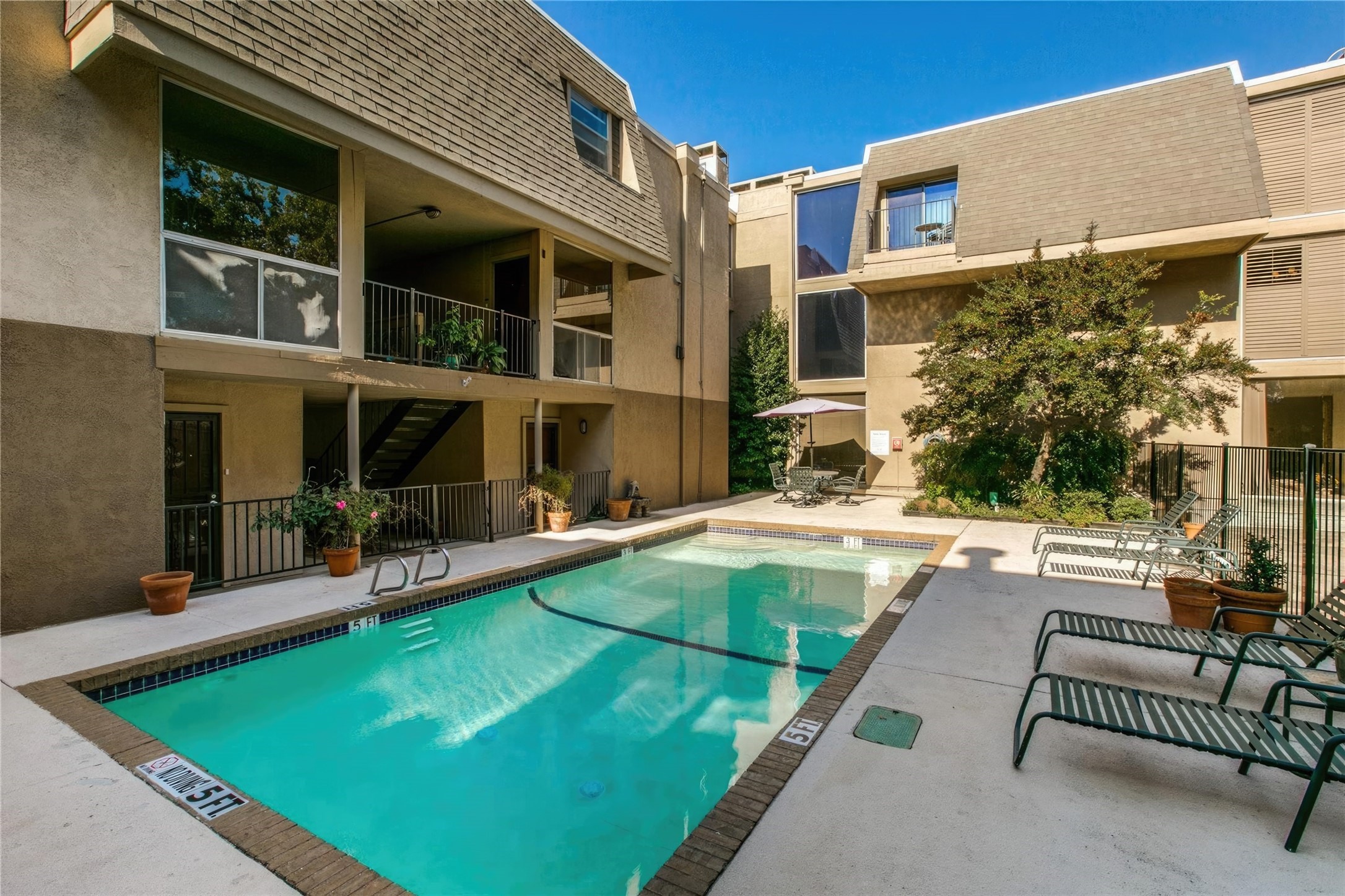 4044 Buena Vista Street Dallas TX 75204