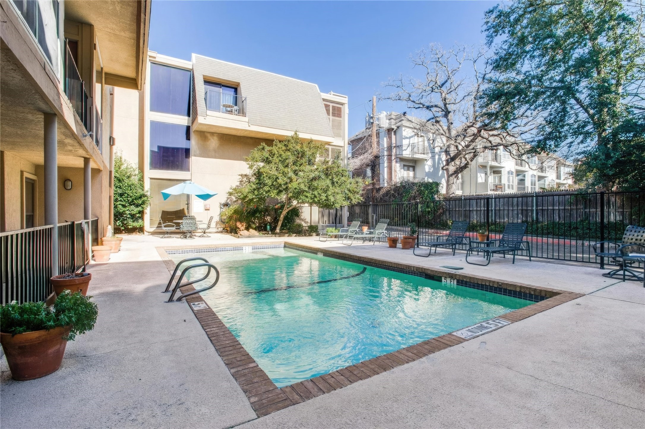 4044 Buena Vista Street Dallas TX 75204