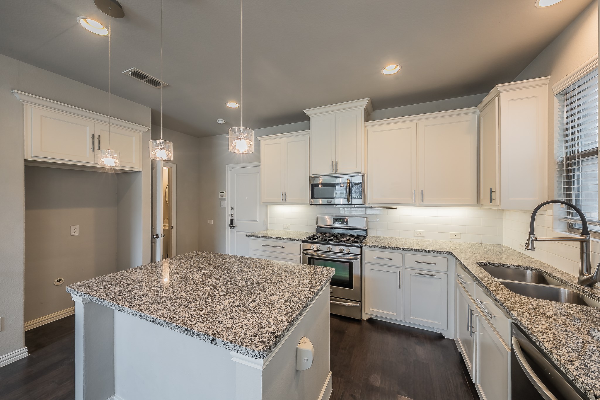 3945 Cascade Sky Drive Arlington TX 76005