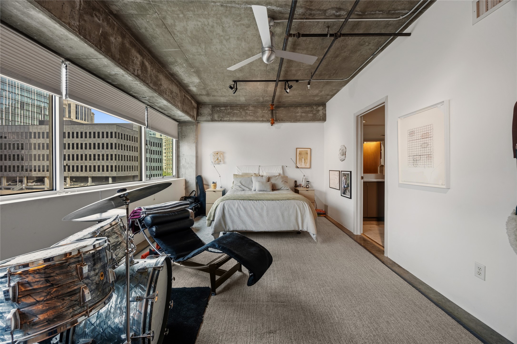 2011 Cedar Springs Dallas TX 75201
