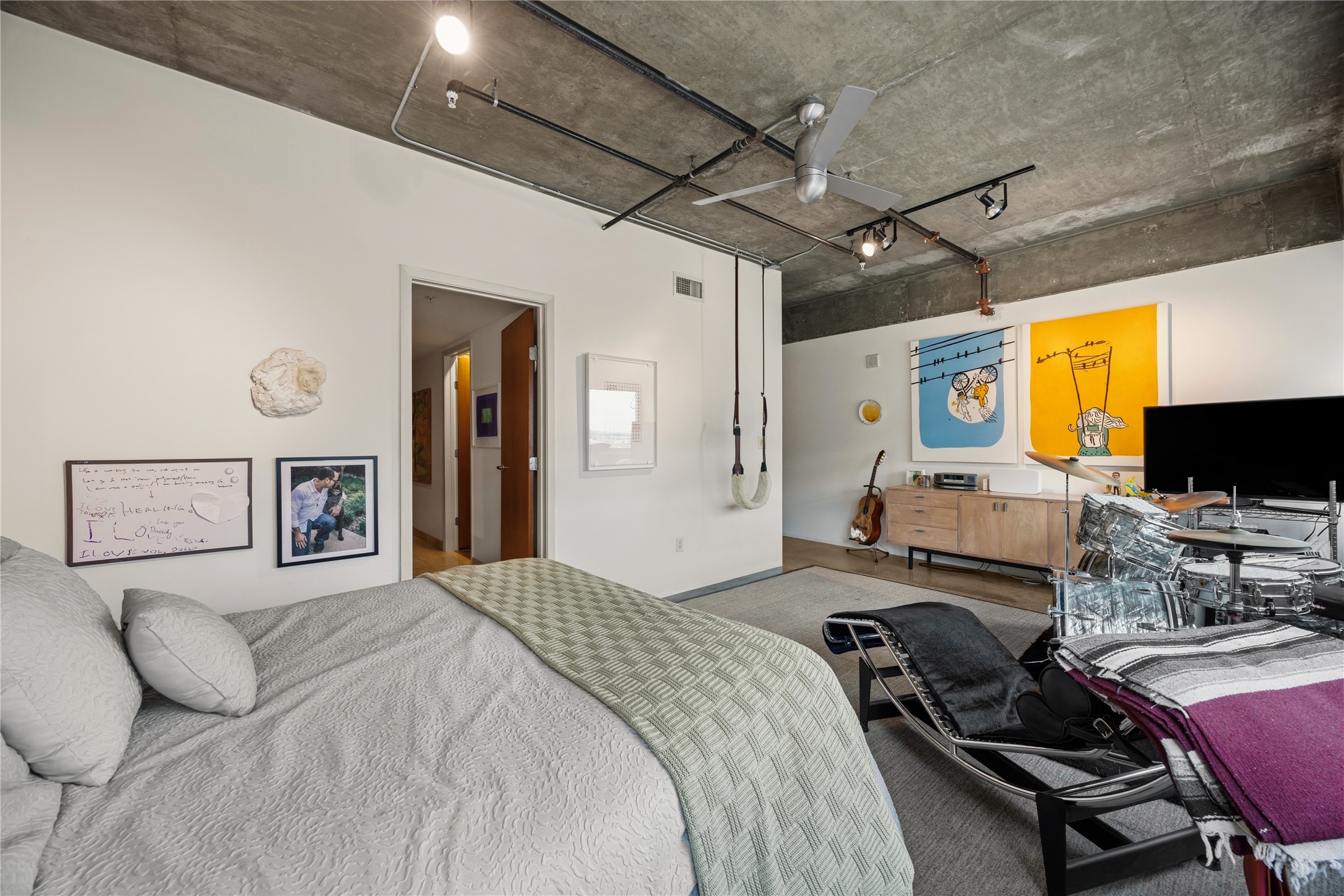 2011 Cedar Springs Dallas TX 75201