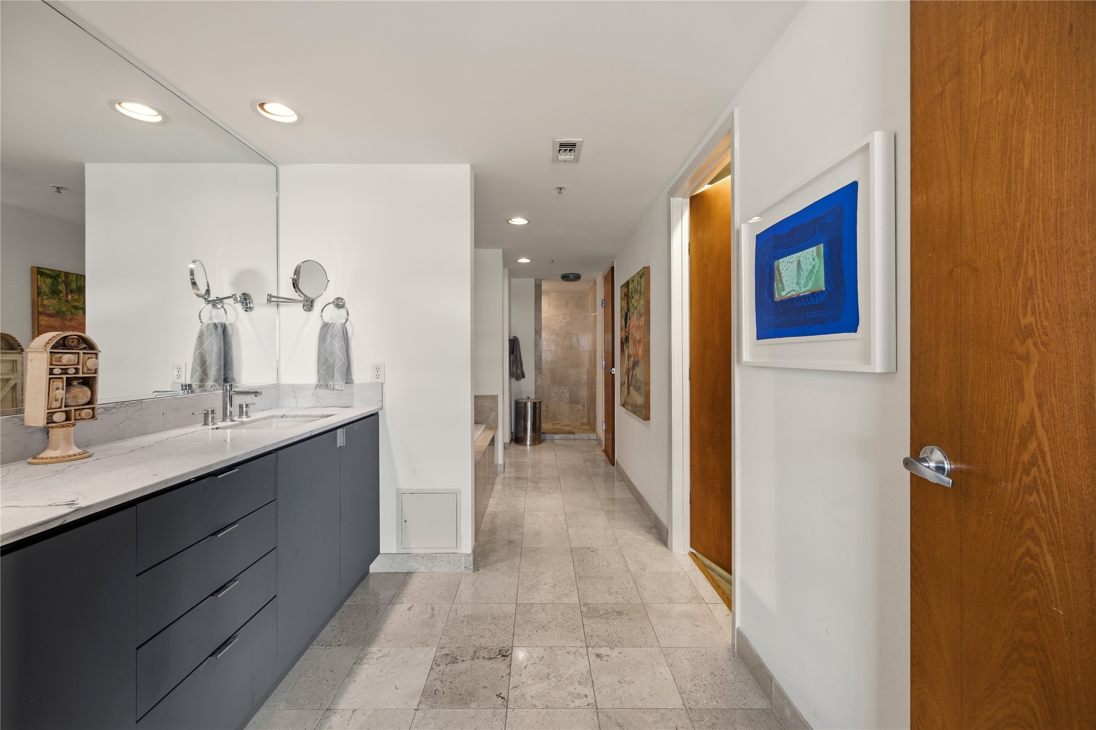 2011 Cedar Springs Dallas TX 75201