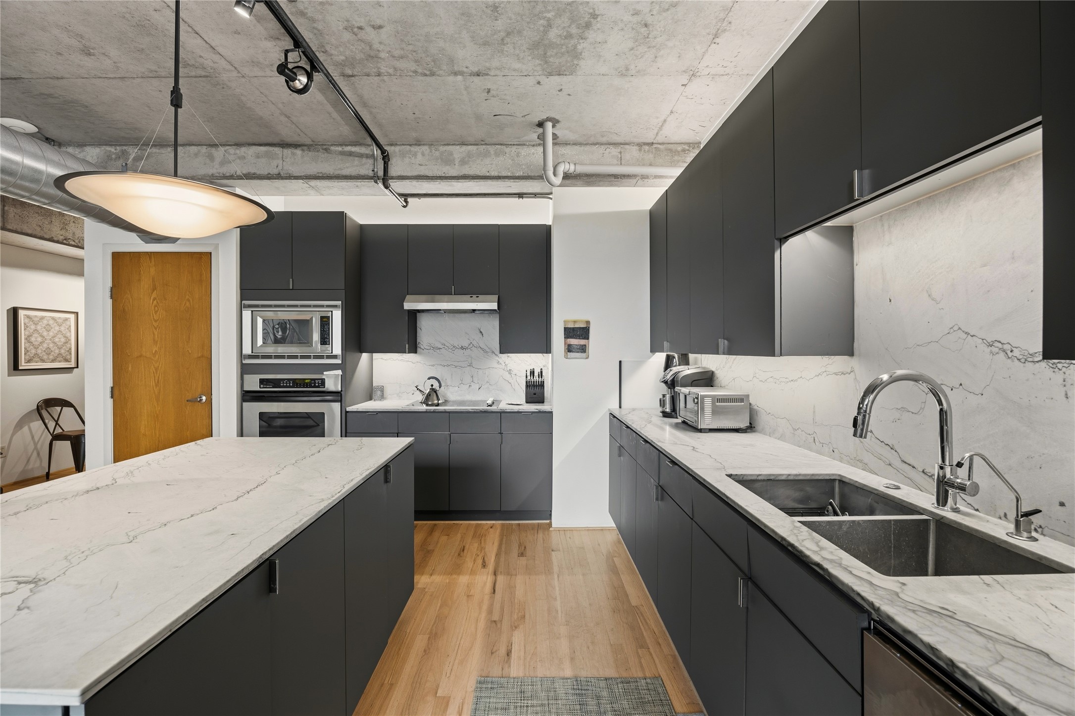 2011 Cedar Springs Dallas TX 75201
