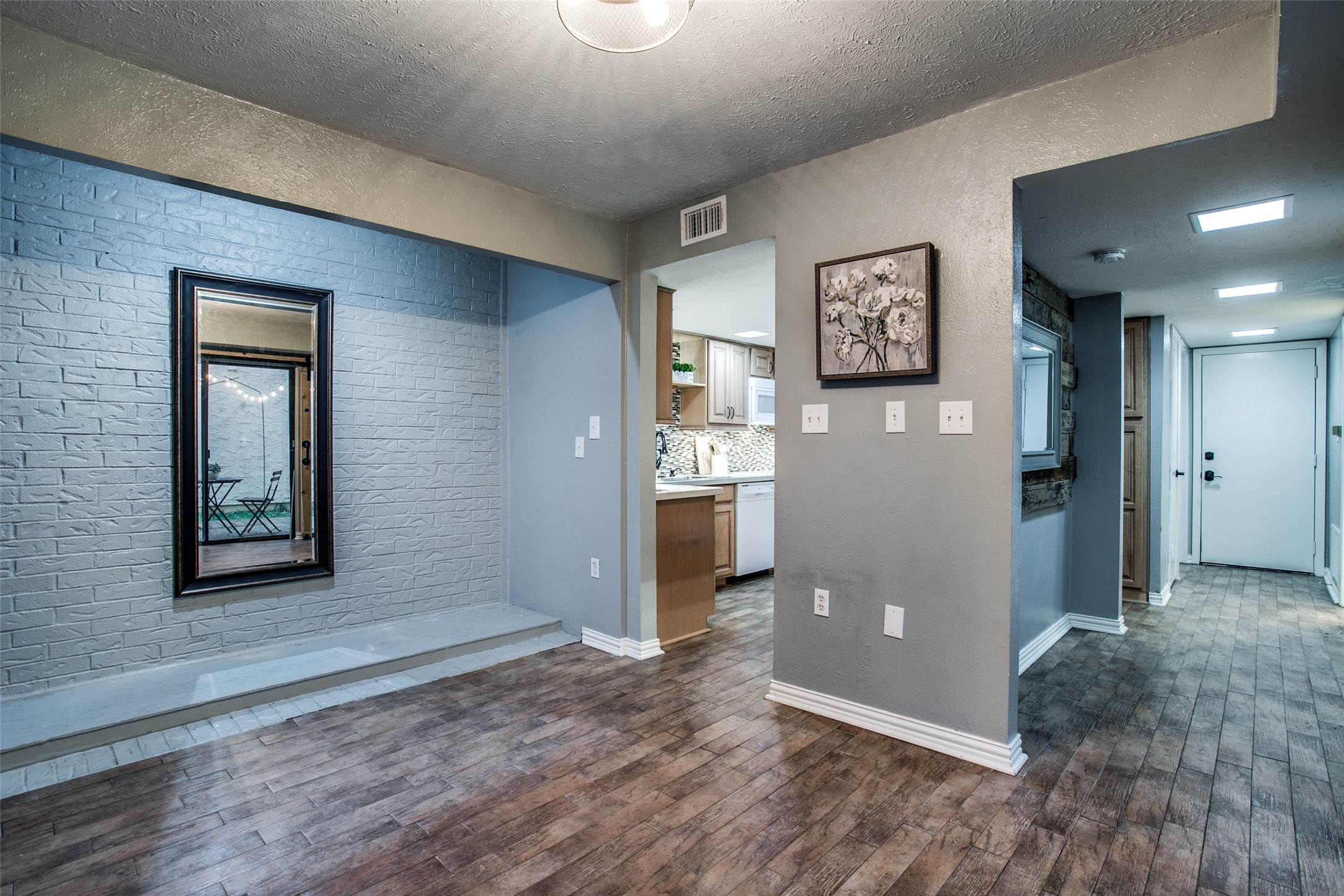 24 Oakbrook Drive Lewisville TX 75057