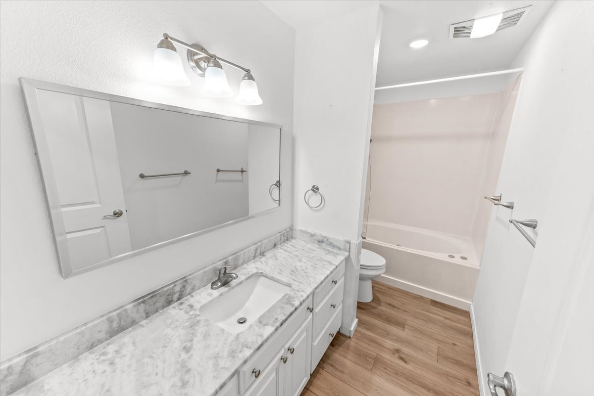 5224 Lake Shore Waco TX 76710