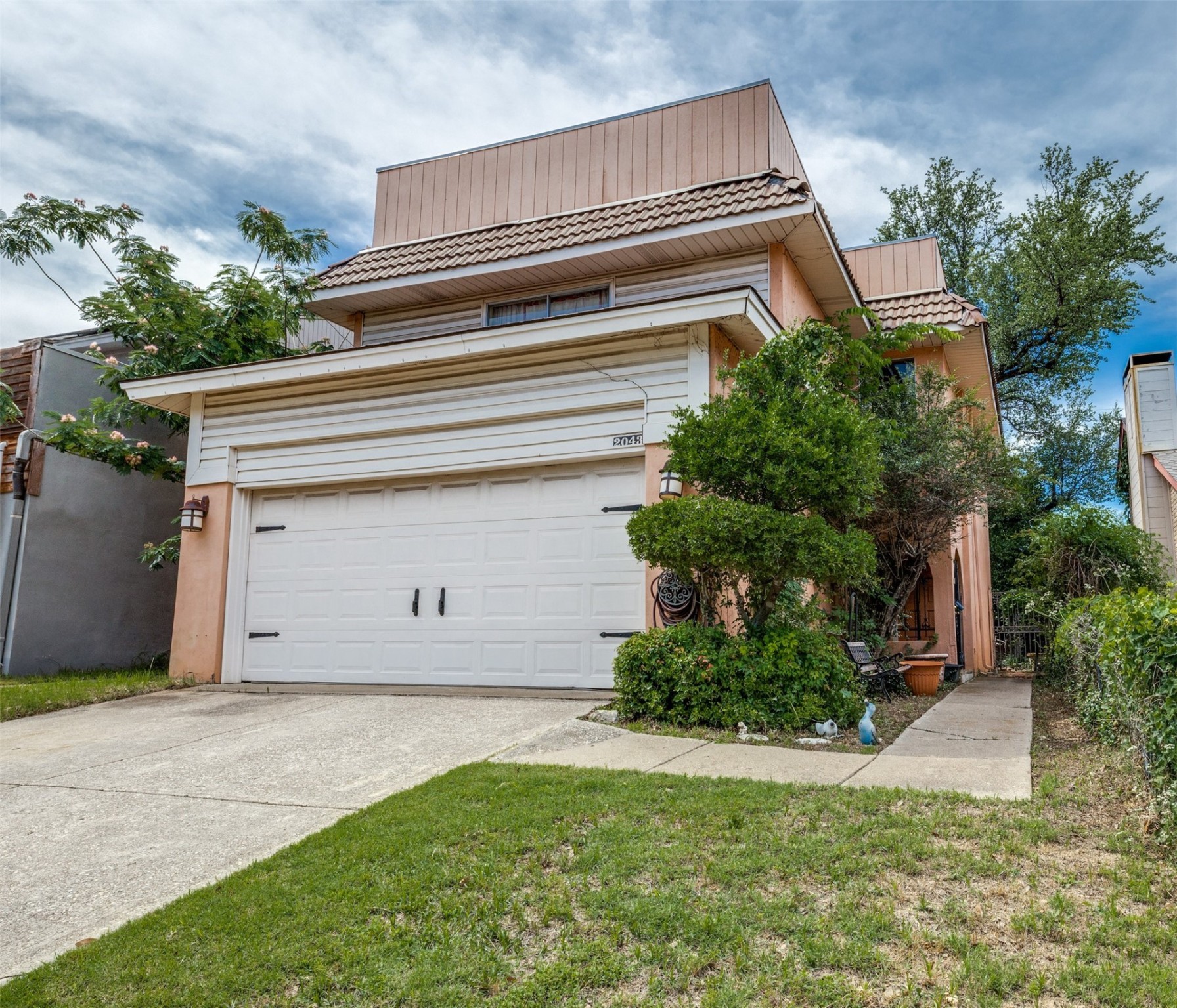 2043 Fleur De Lis Court Arlington TX 76012