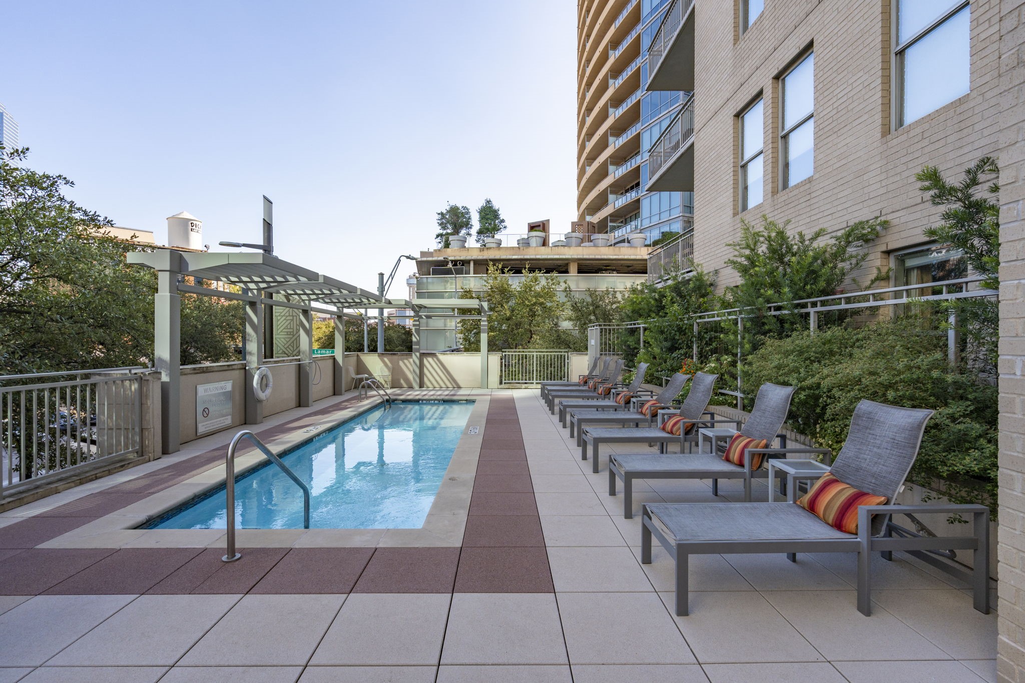 2323 N Houston Street Dallas TX 75219