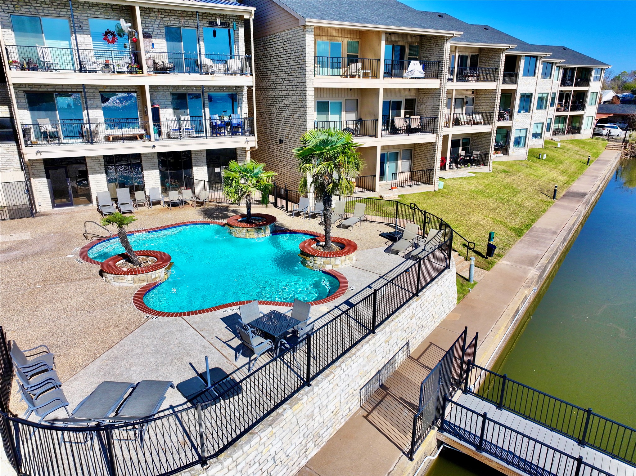 401 E Pearl Street Granbury TX 76048