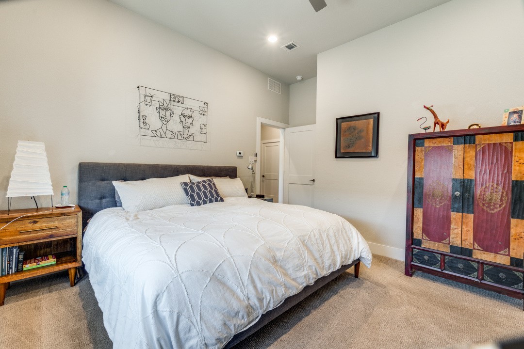 5608 Lindell Avenue Dallas TX 75206