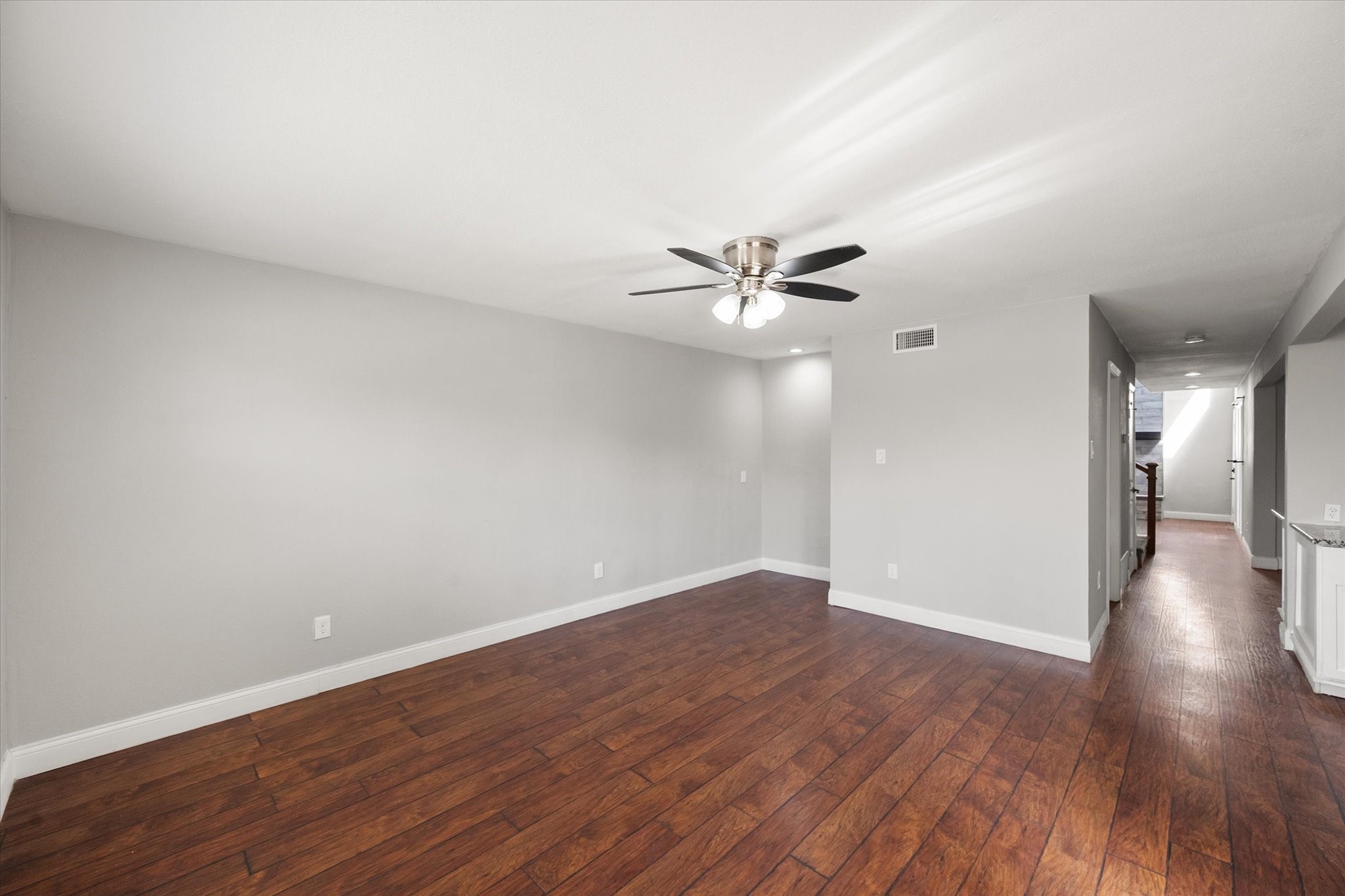 207 E Harwood Road Euless TX 76039