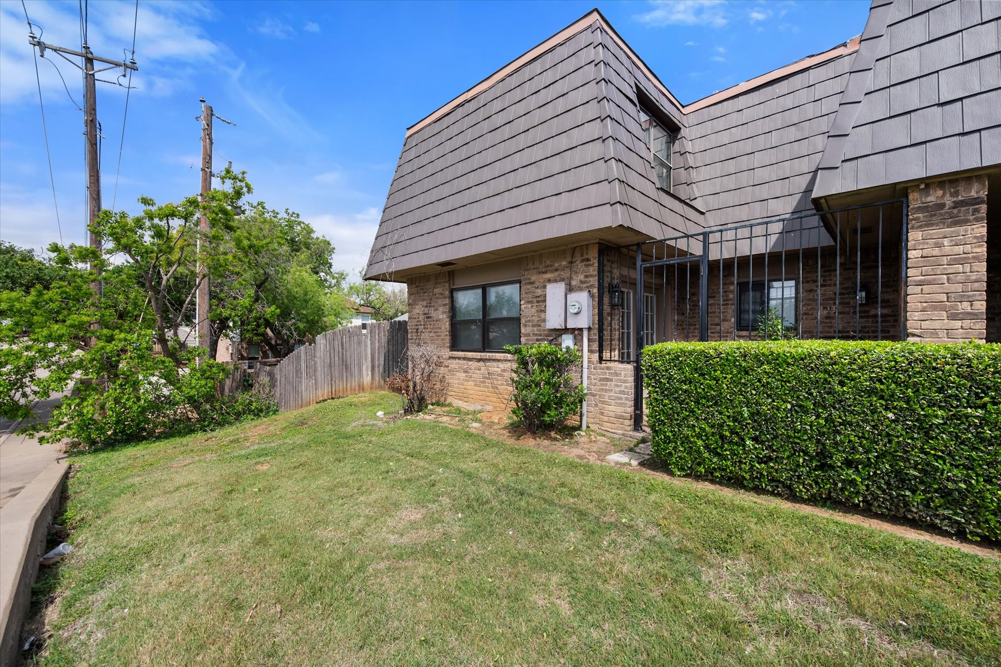 207 E Harwood Road Euless TX 76039