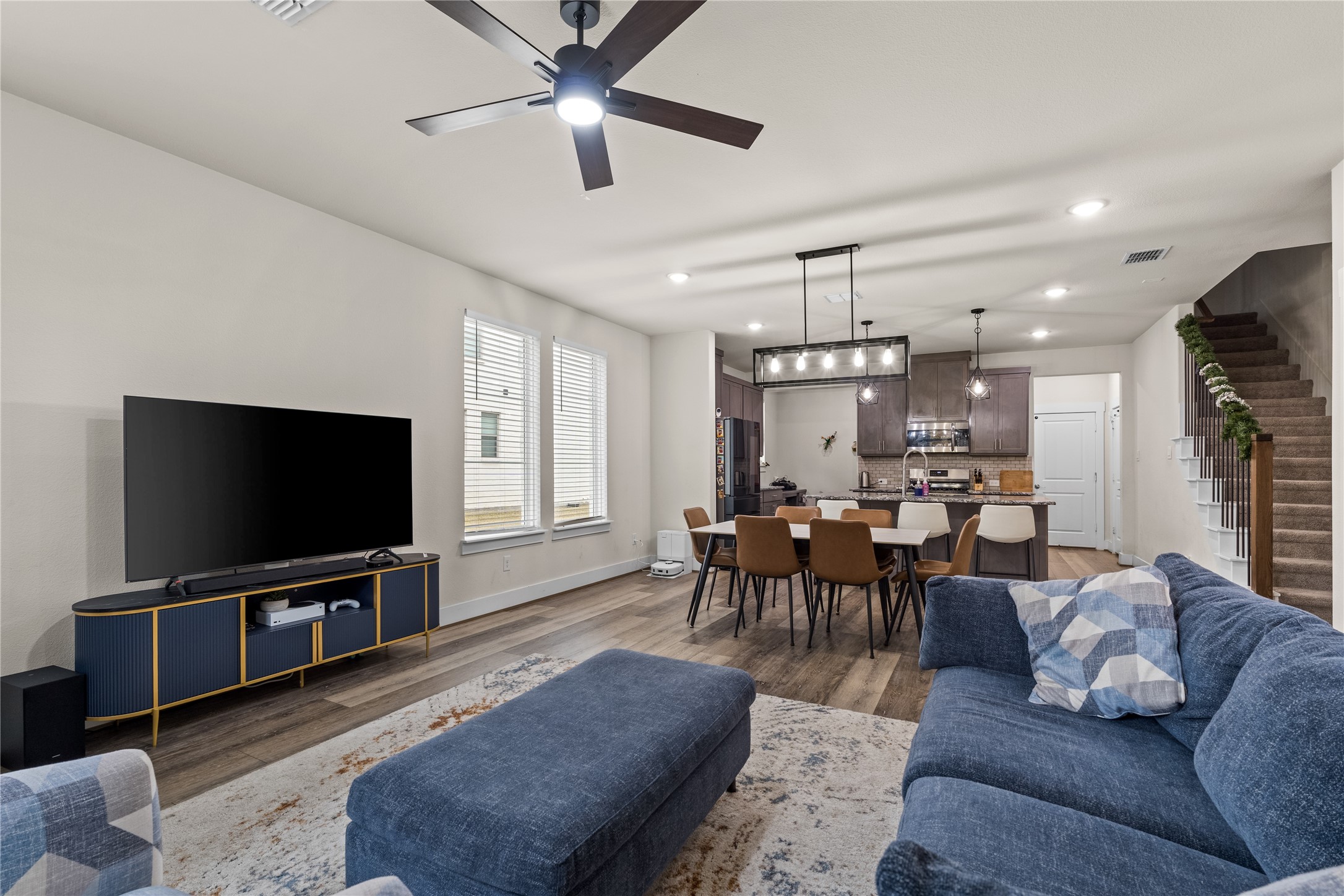 827 Crystal Oak Lane Arlington TX 76005