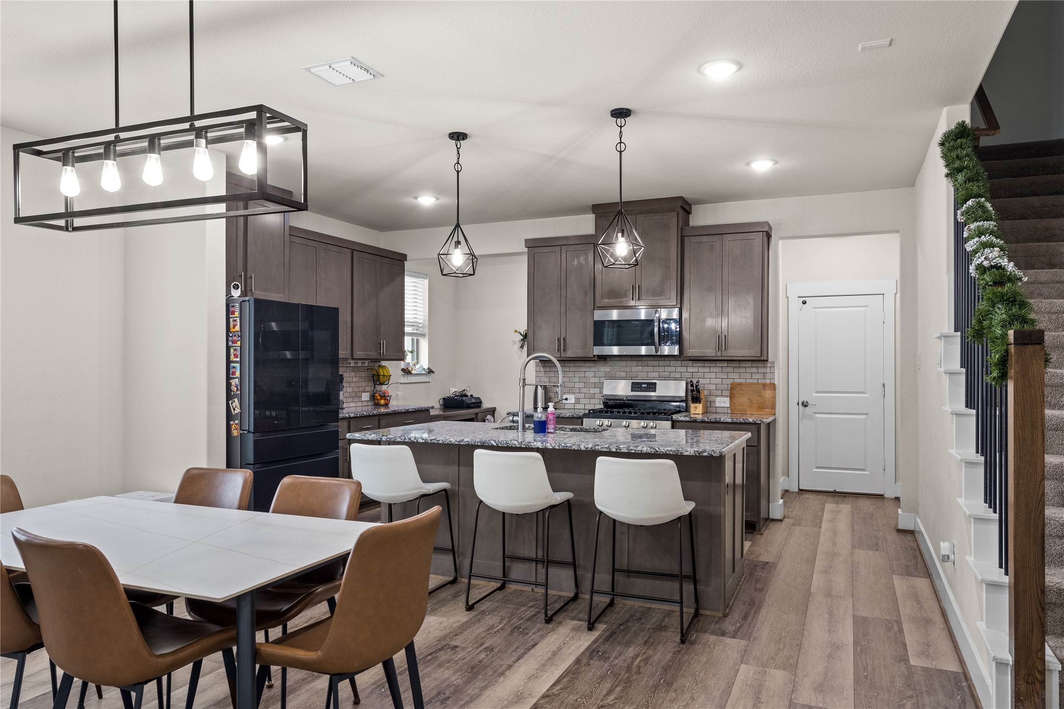 827 Crystal Oak Lane Arlington TX 76005