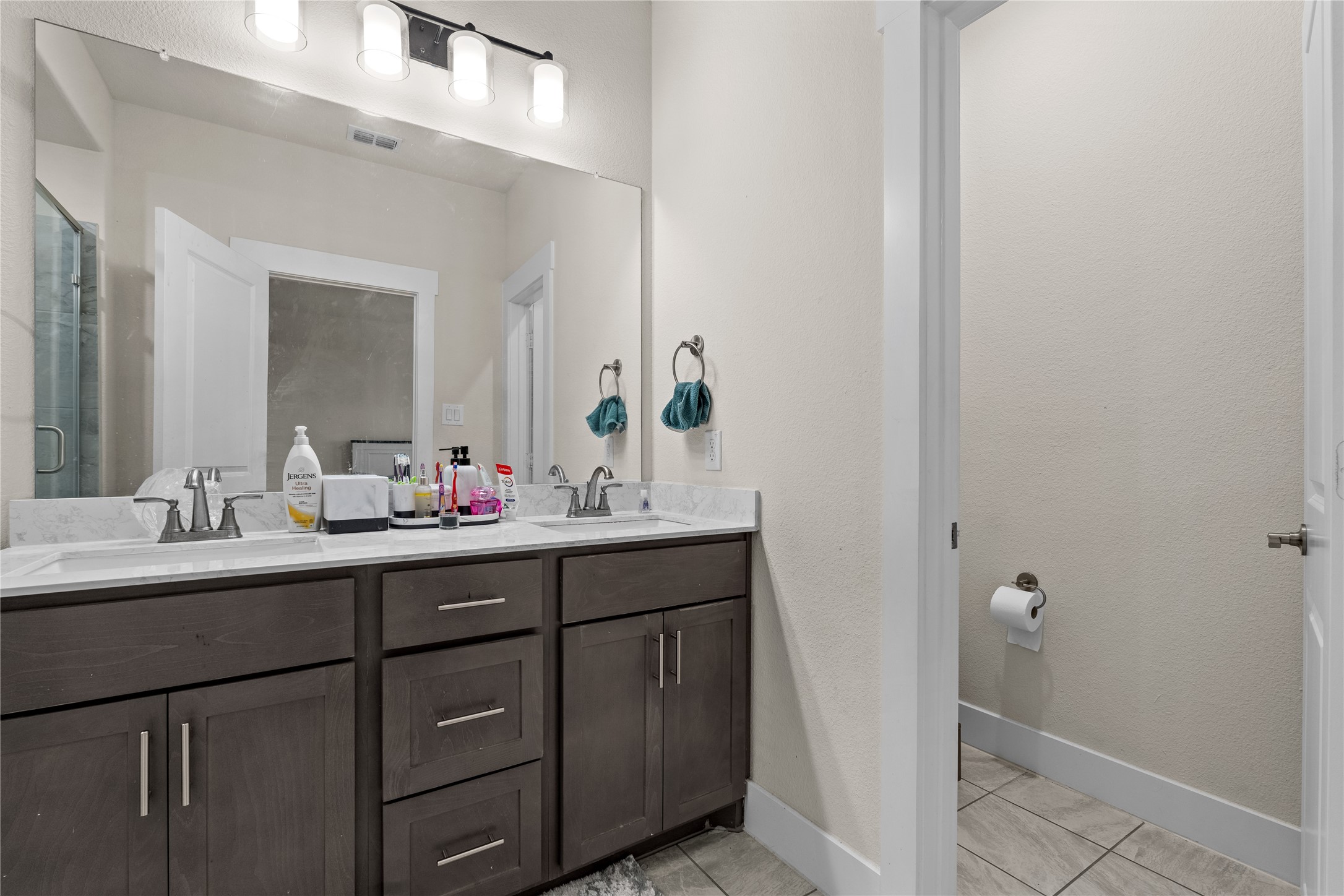 827 Crystal Oak Lane Arlington TX 76005