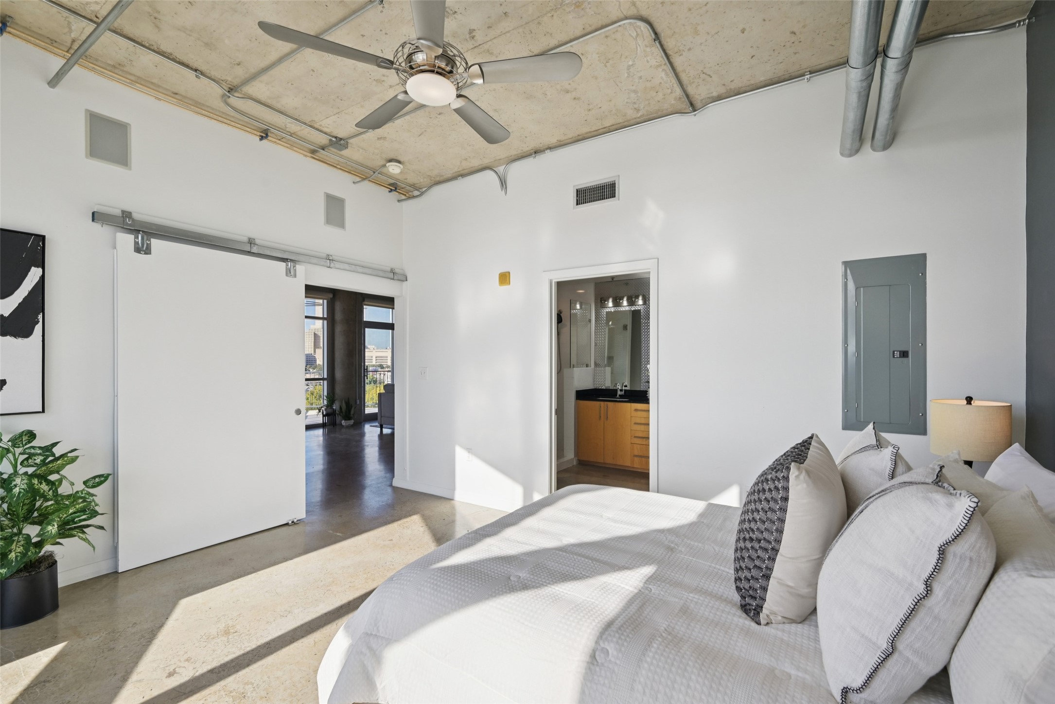 1001 Belleview Street Dallas TX 75215