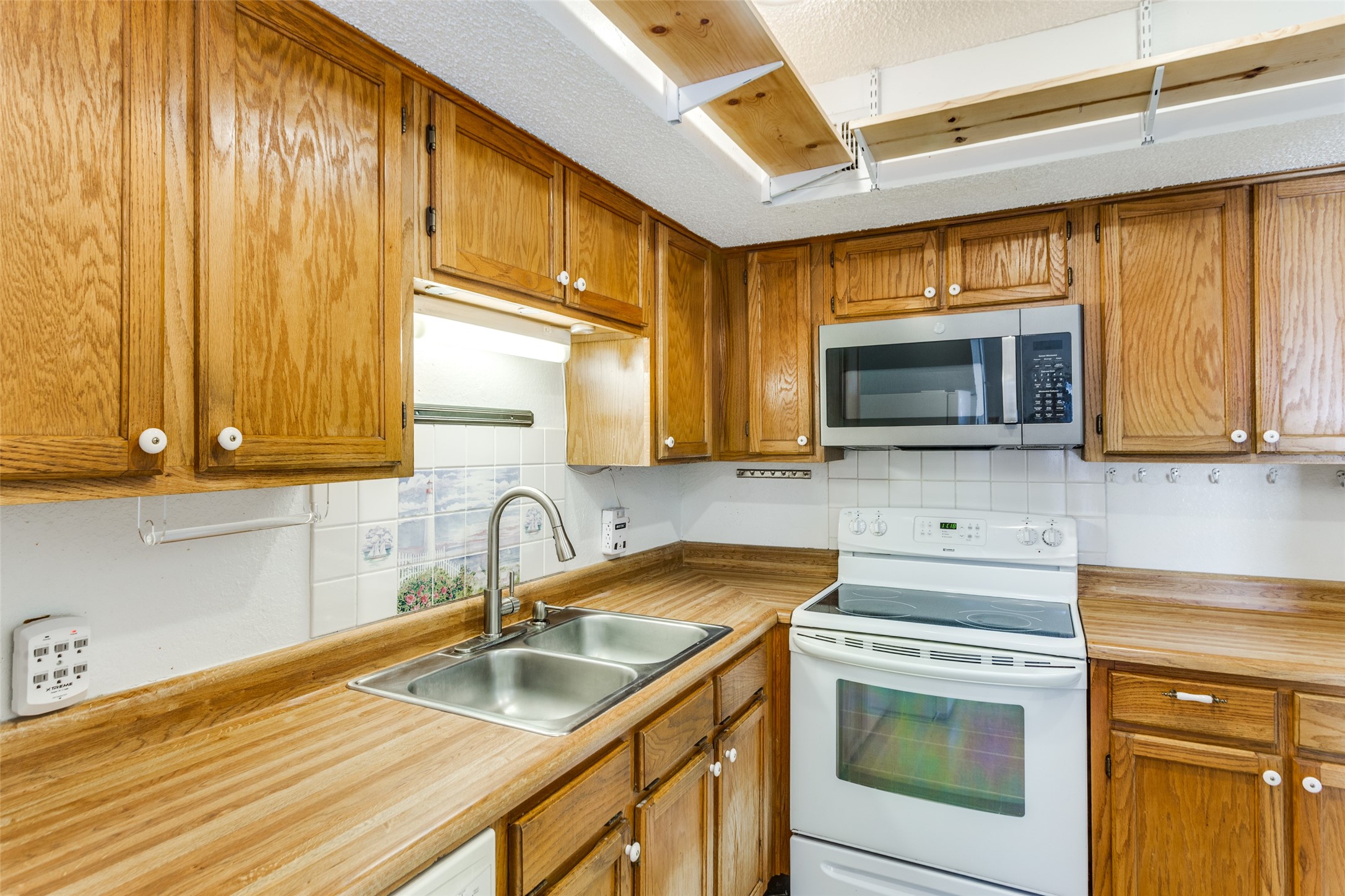 2310 Balsam Drive Arlington TX 76006
