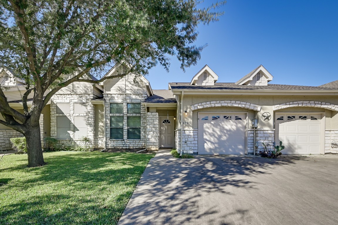 879 Kitty Hawk Lane Grand Prairie TX 75051