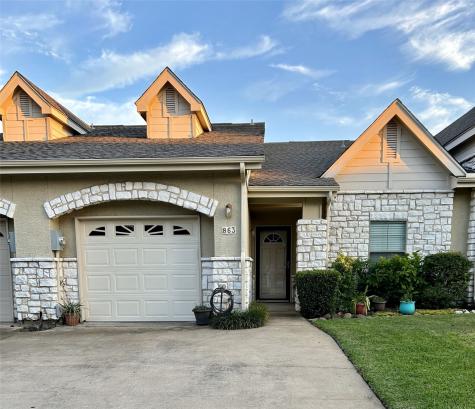 863 Lindbergh Lane Grand Prairie TX 75051