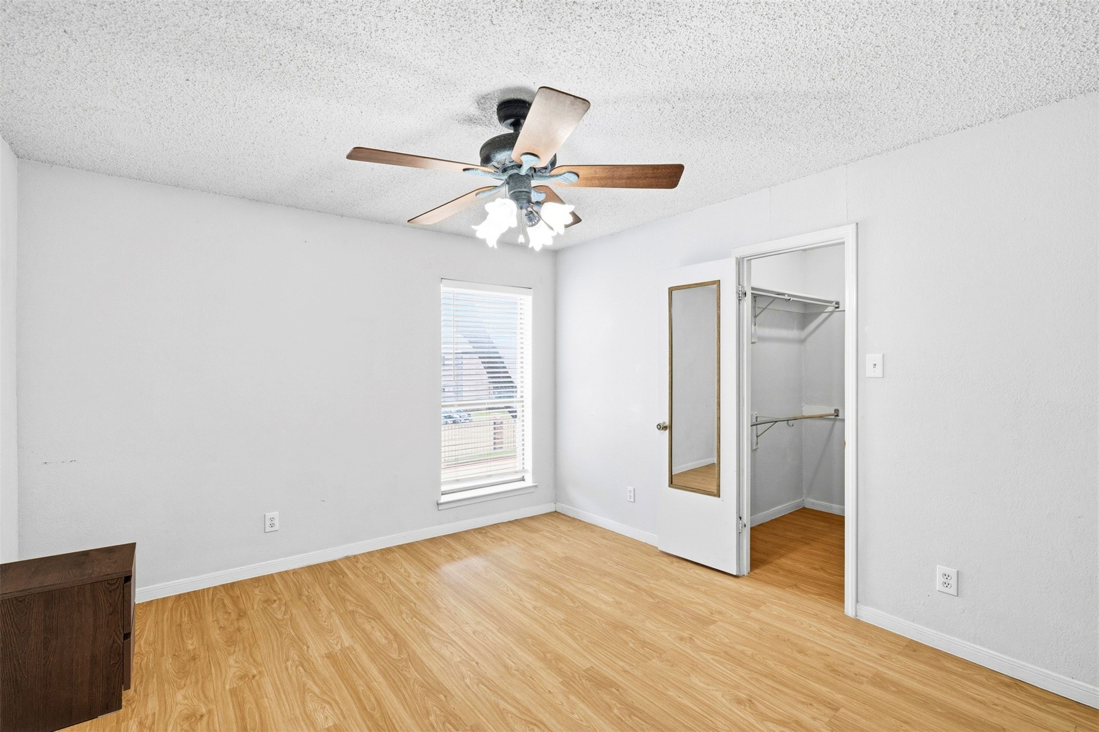 2014 Willoughby Lane Arlington TX 76011