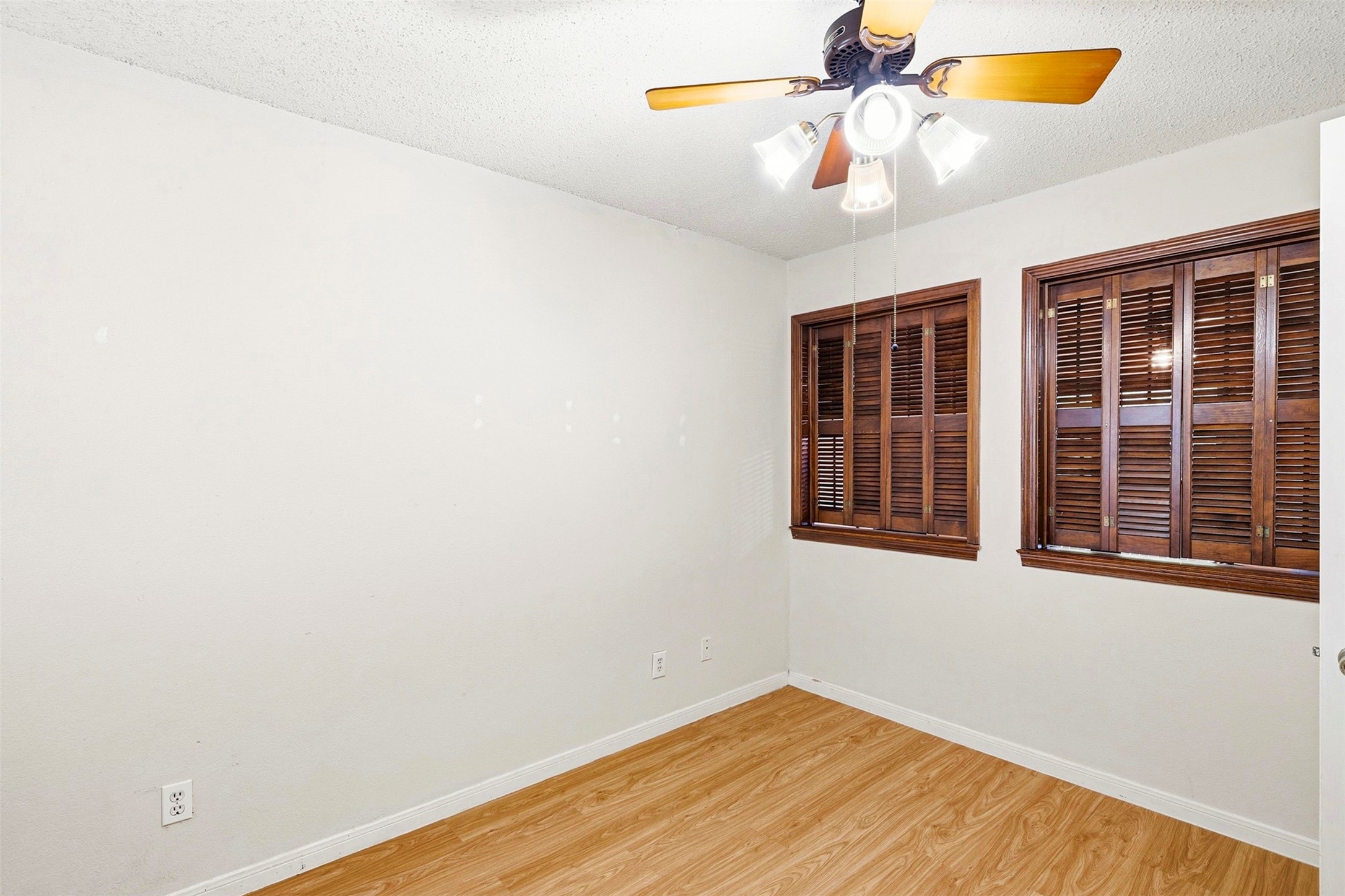 2014 Willoughby Lane Arlington TX 76011