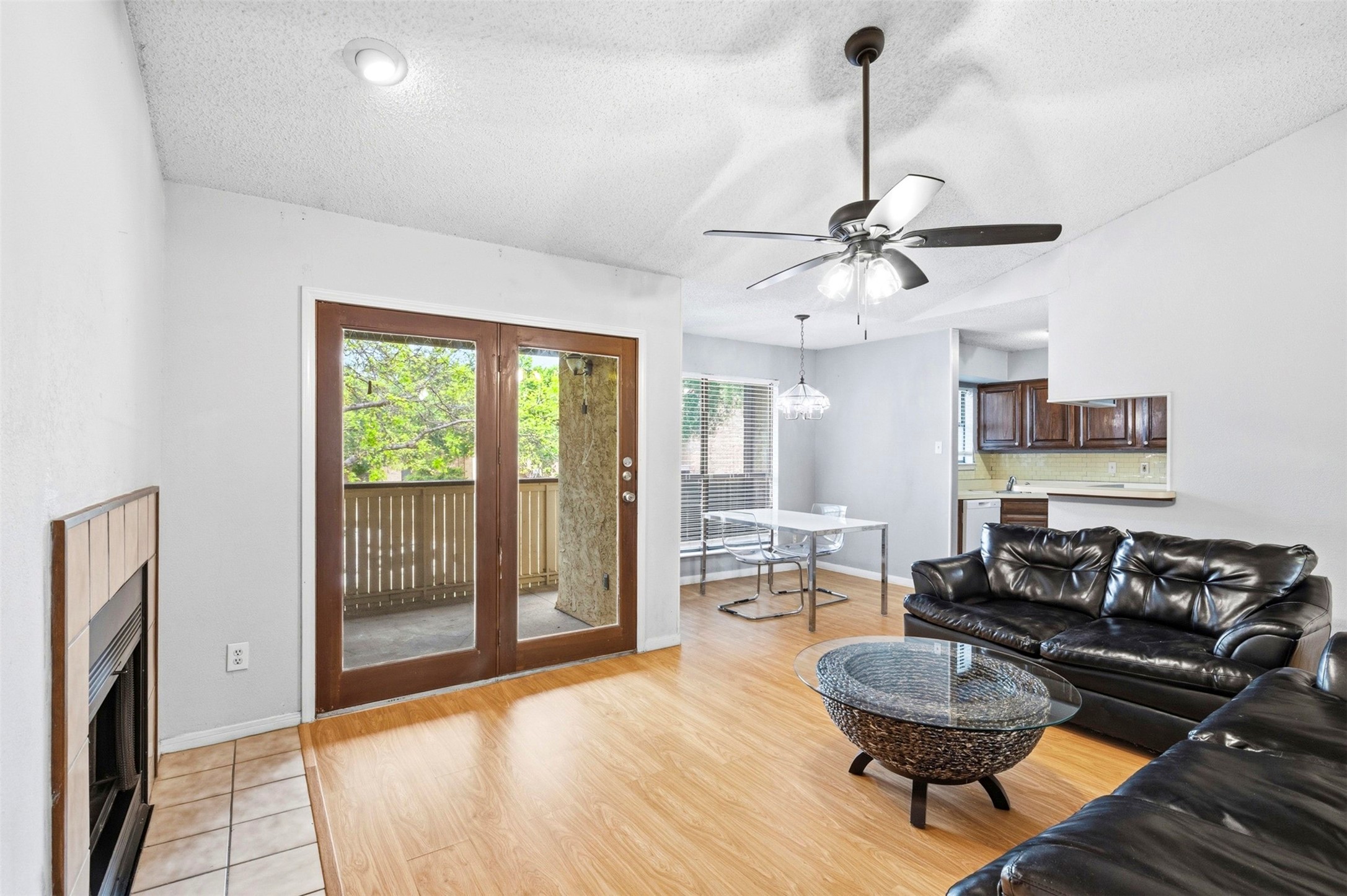 2014 Willoughby Lane Arlington TX 76011