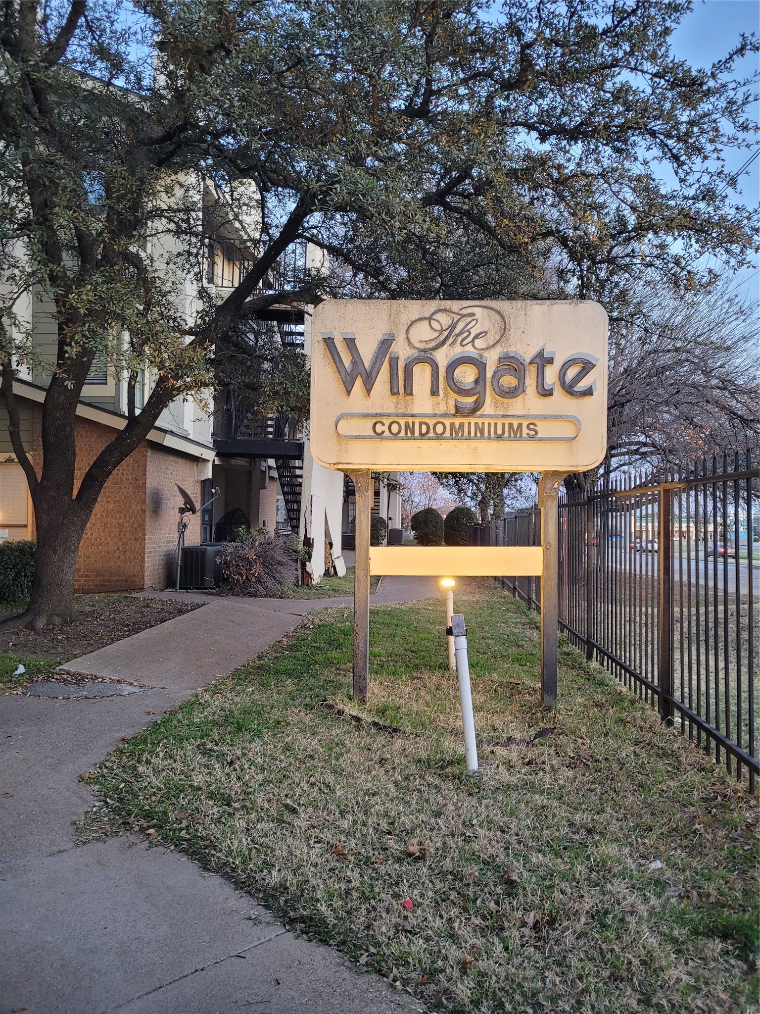 9611 Walnut Street Dallas TX 75243