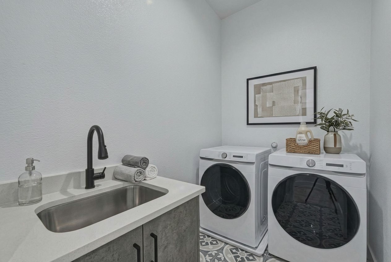 521 Melba Street Dallas TX 75208
