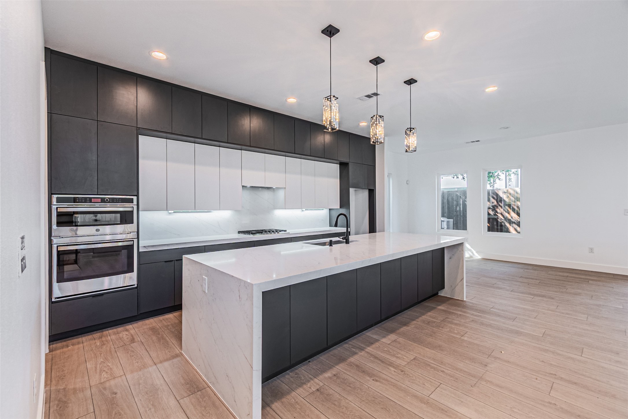 4319 Sylvester Street Dallas TX 75219