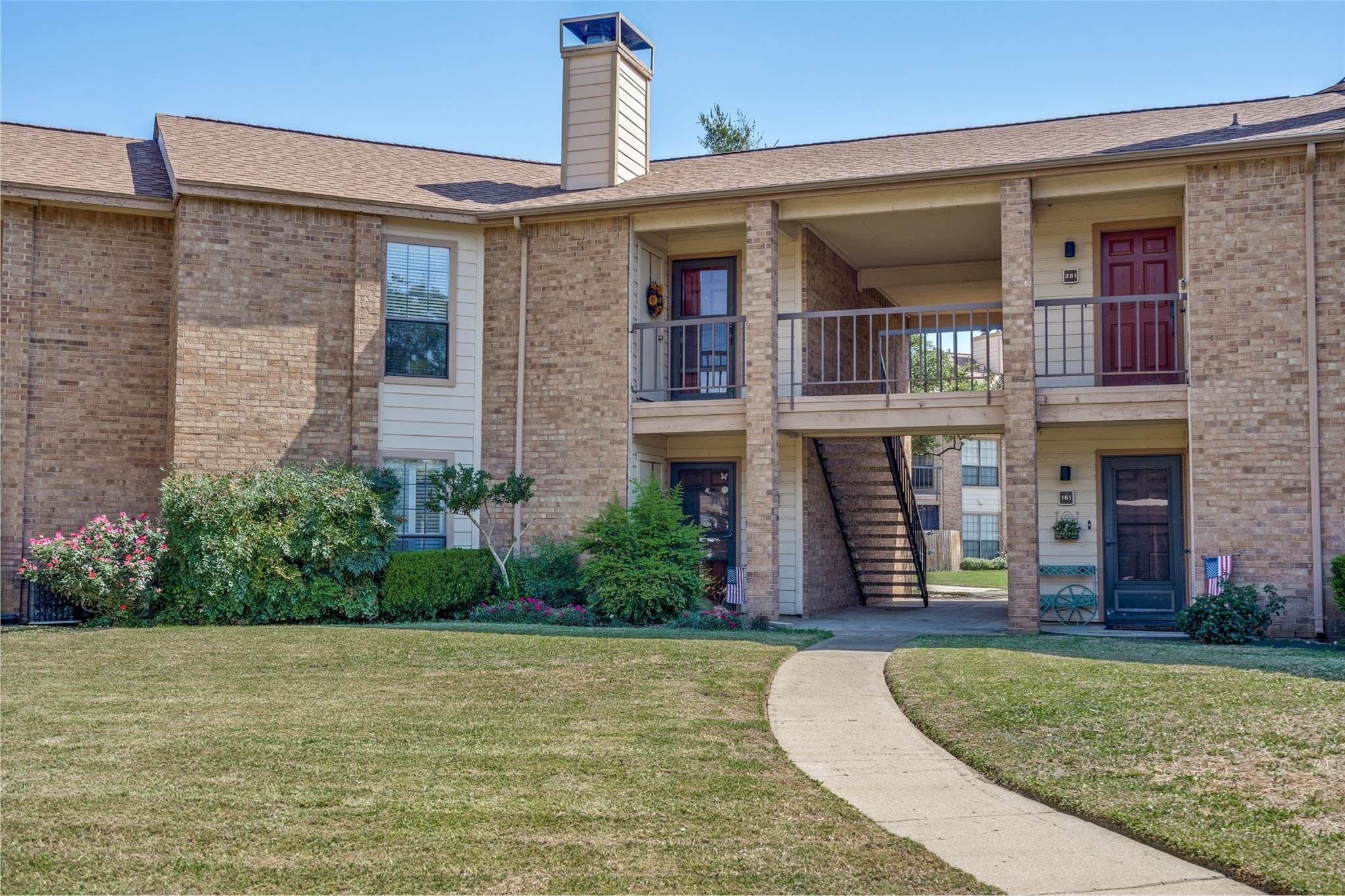 16301 Ledgemont Lane Addison TX 75001