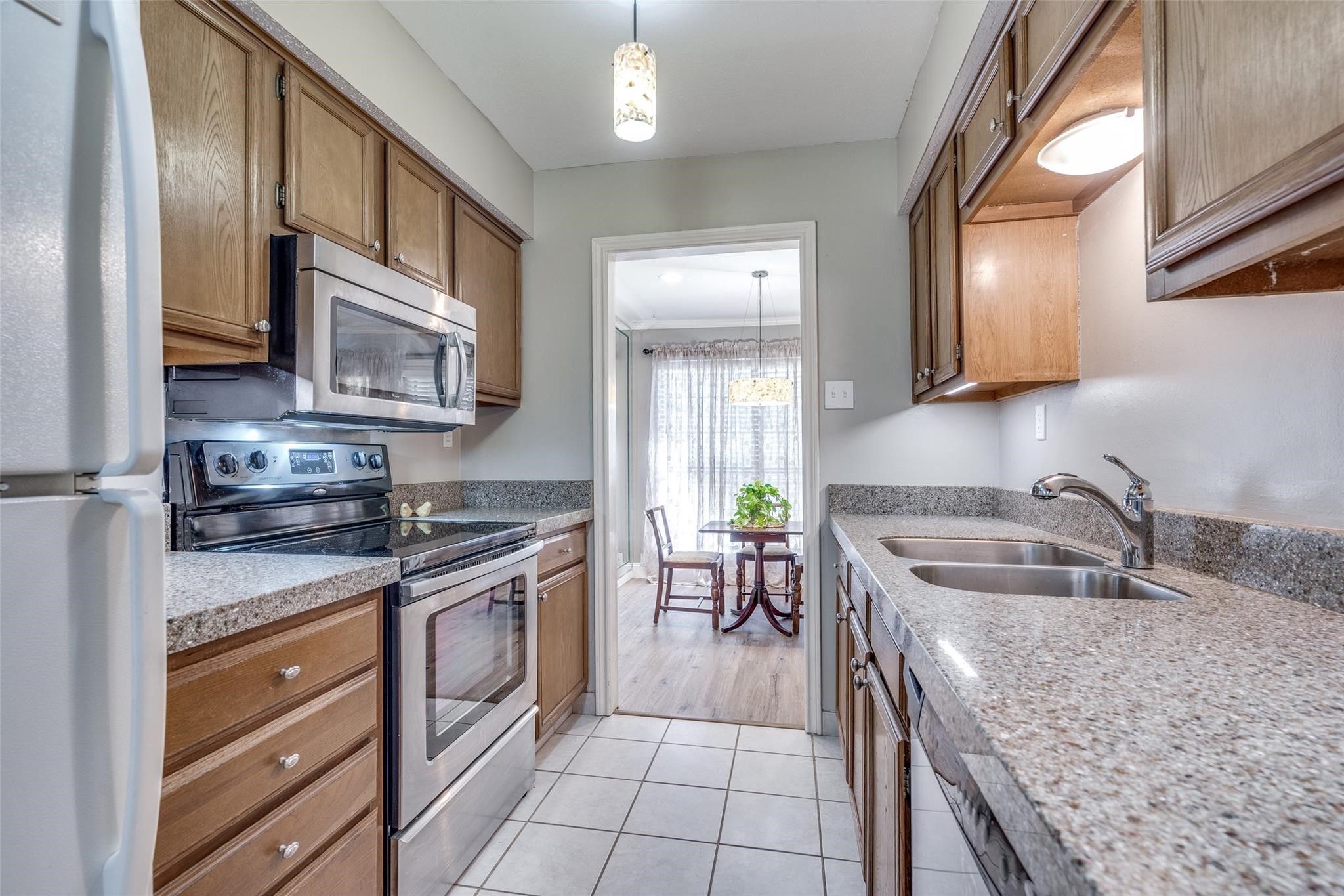 16301 Ledgemont Lane Addison TX 75001