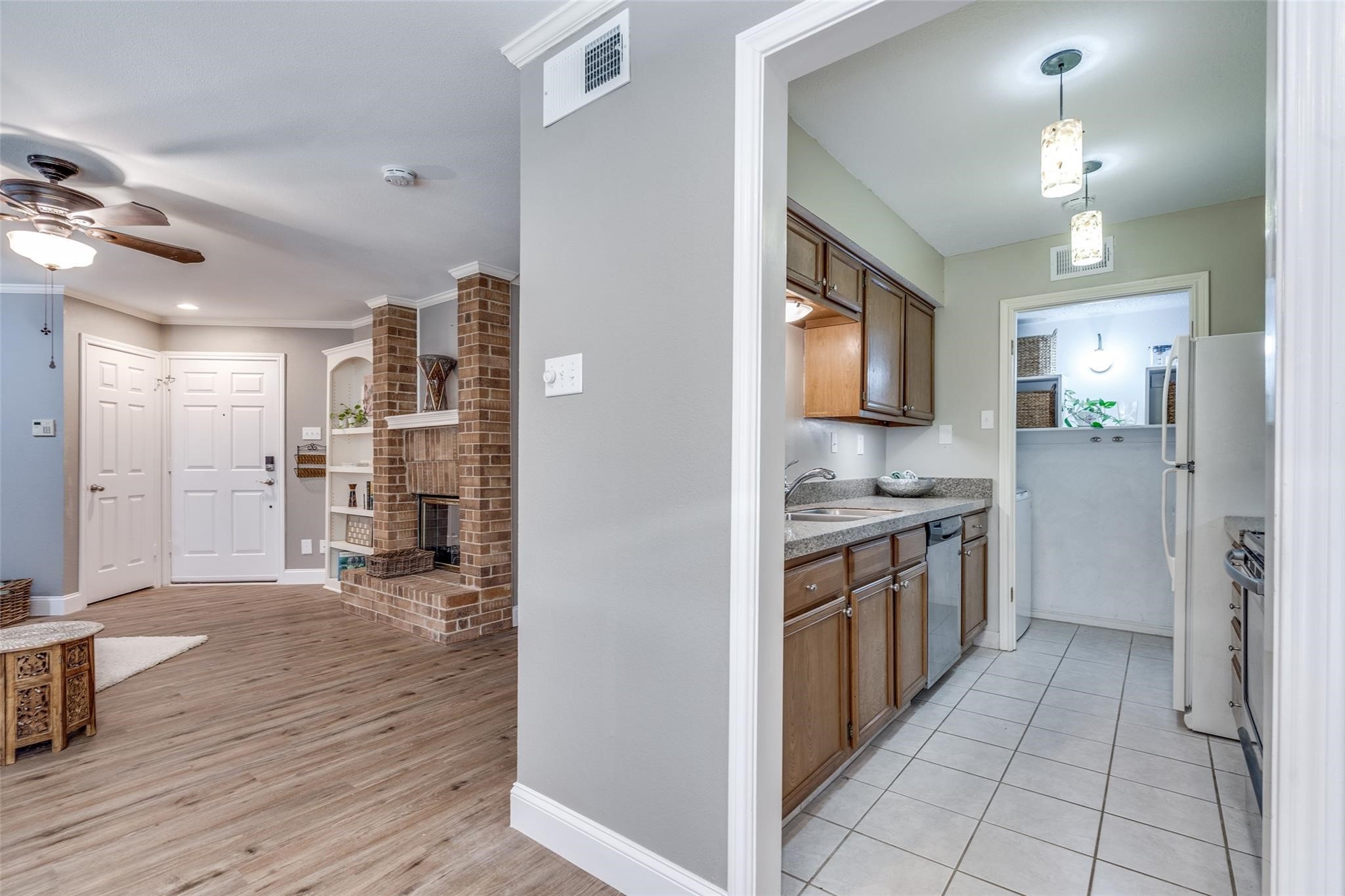 16301 Ledgemont Lane Addison TX 75001