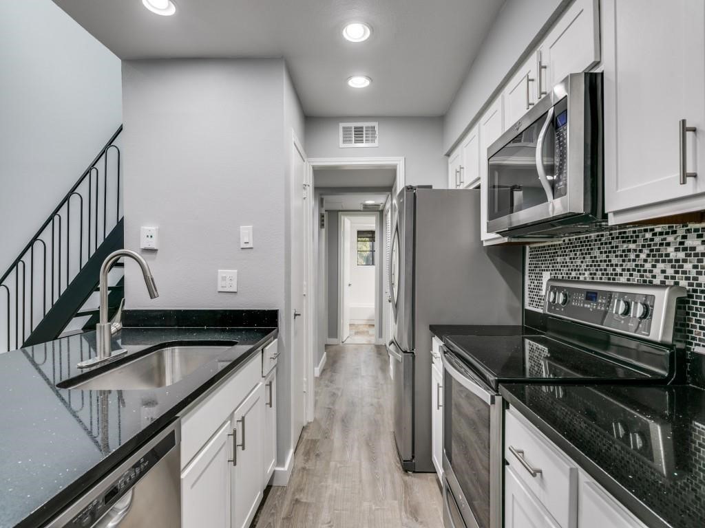 7525 Holly Hill Drive Dallas TX 75231