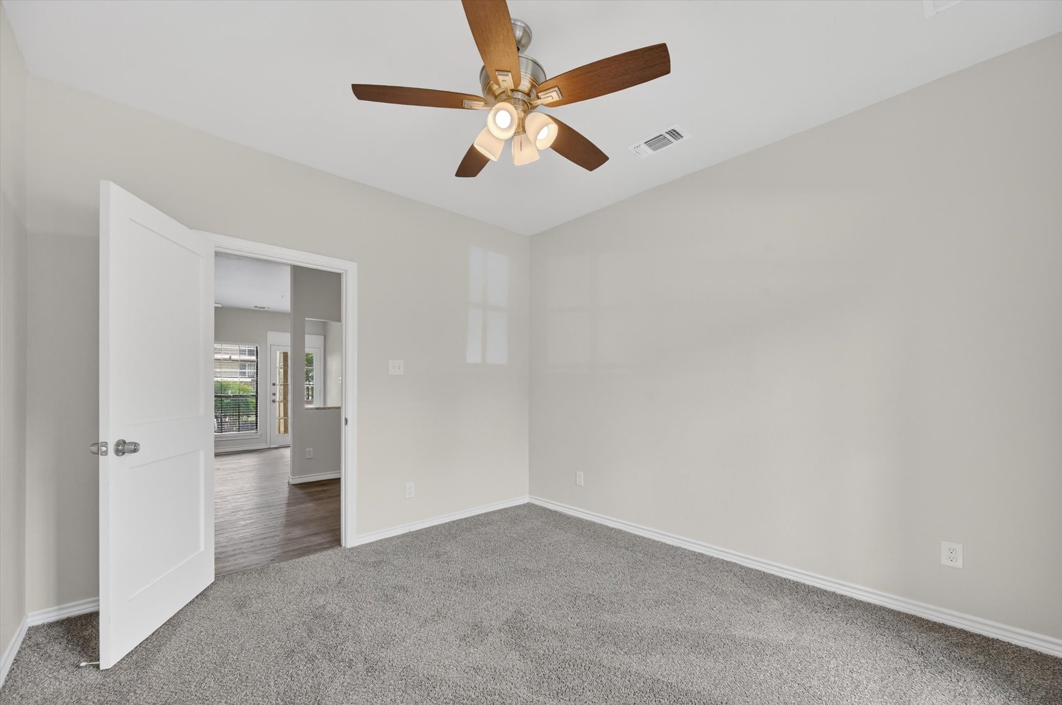 4800 W Lovers Lane Dallas TX 75209
