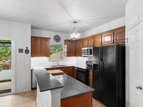 170 Greathouse Village Decatur TX 76234