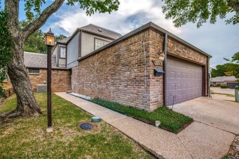 2713 Fairway Park Street Grand Prairie TX 75050