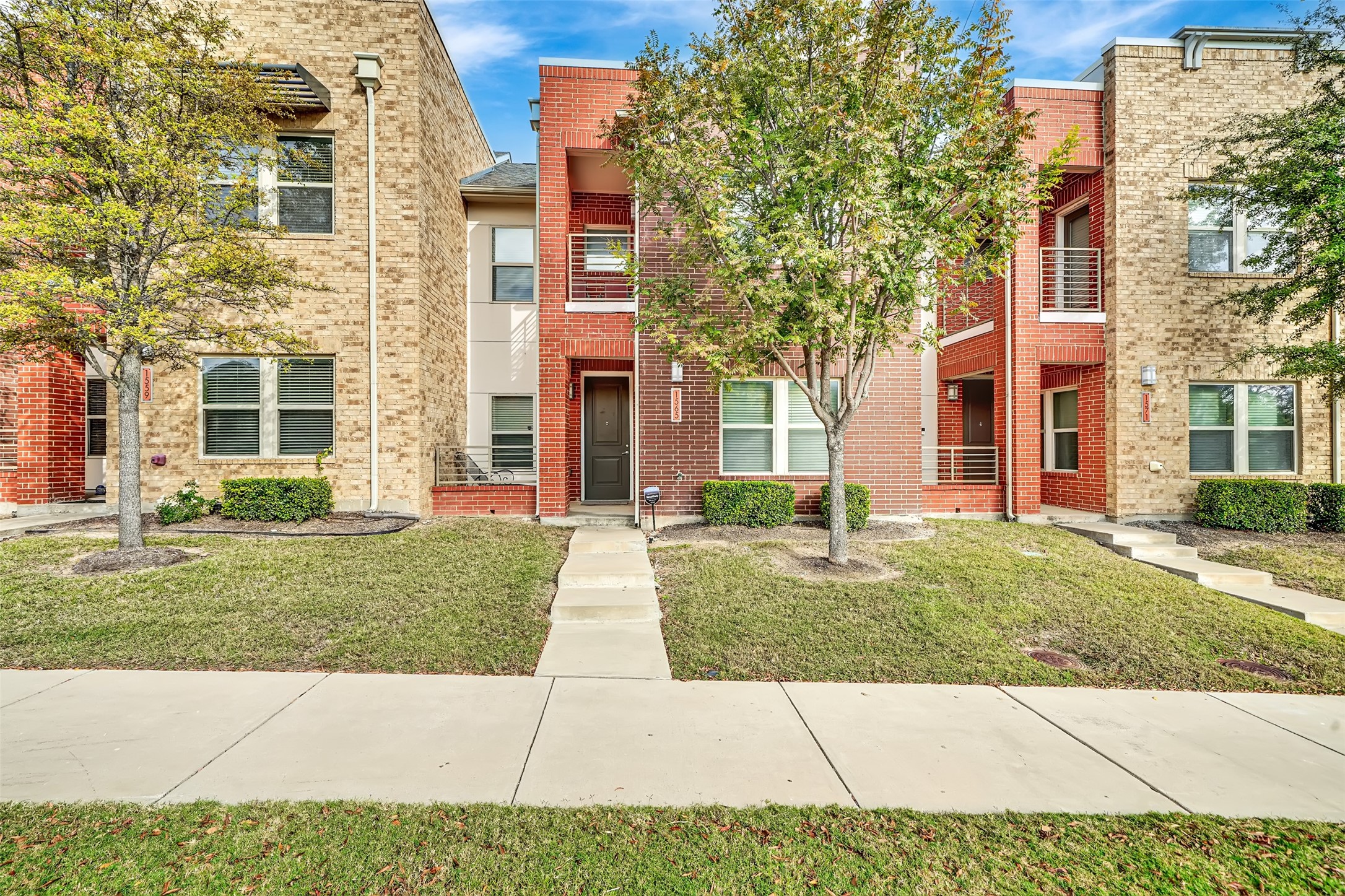 1565 Fiji Street Dallas TX 75203