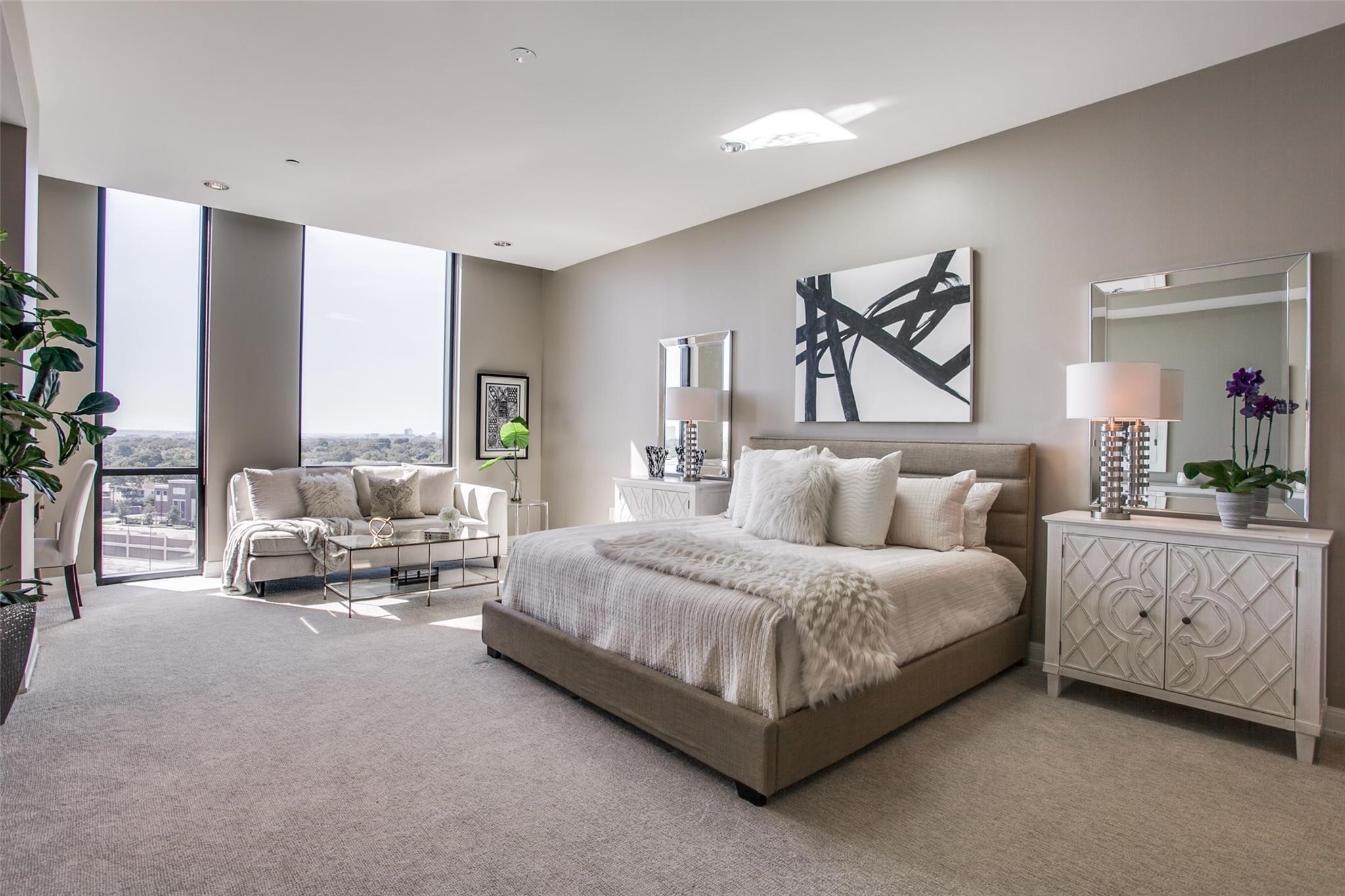 5656 N Central Expressway Dallas TX 75206