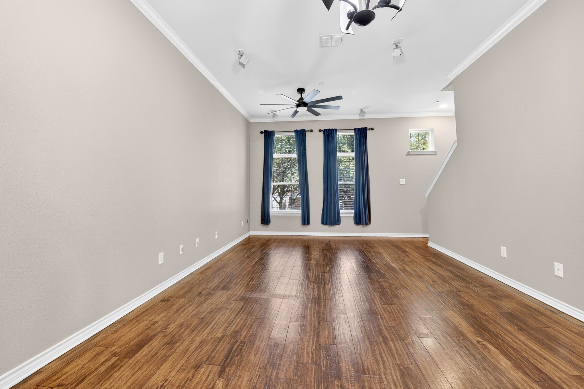 5026 Calloway Drive Addison TX 75001