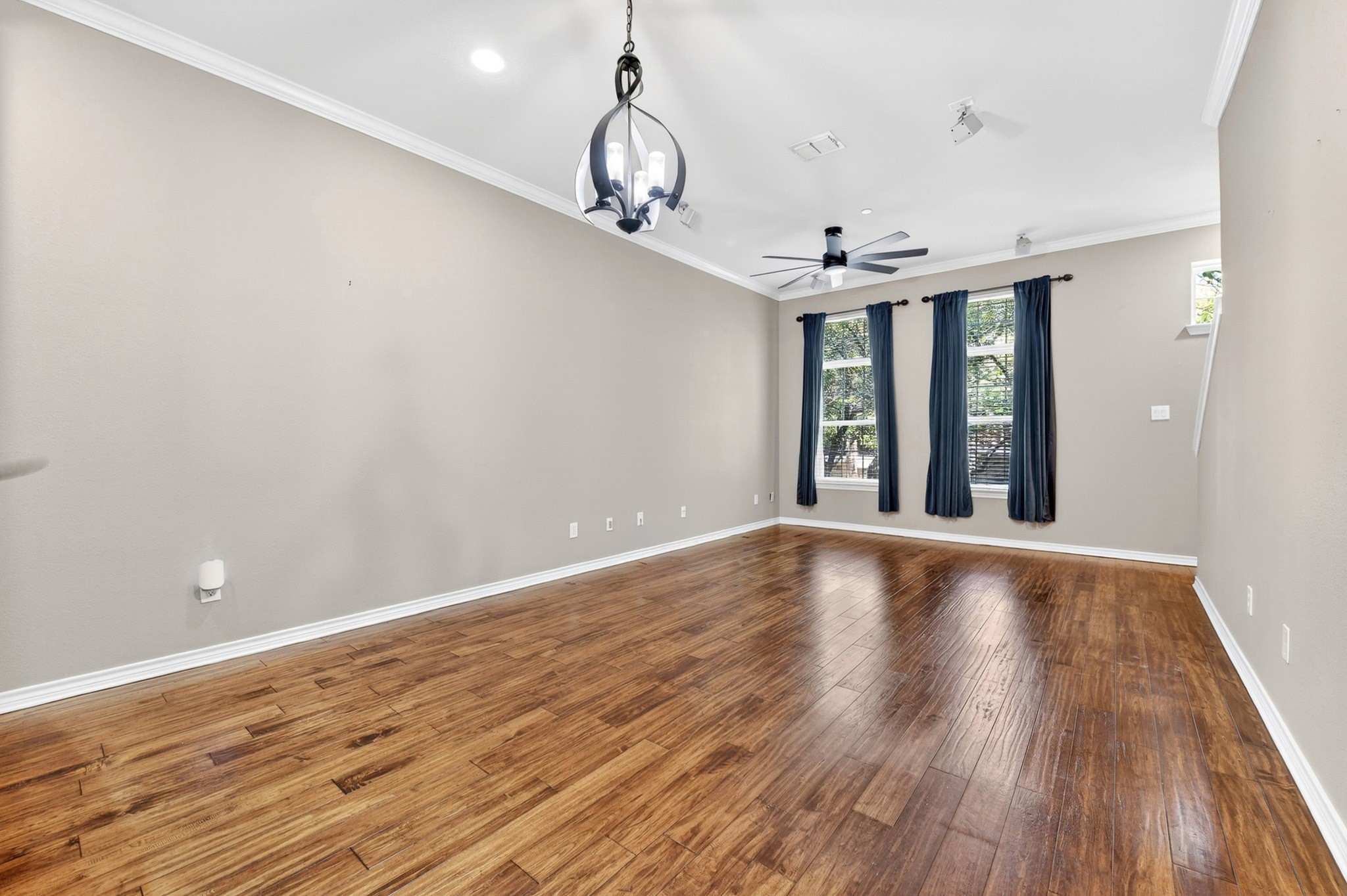 5026 Calloway Drive Addison TX 75001