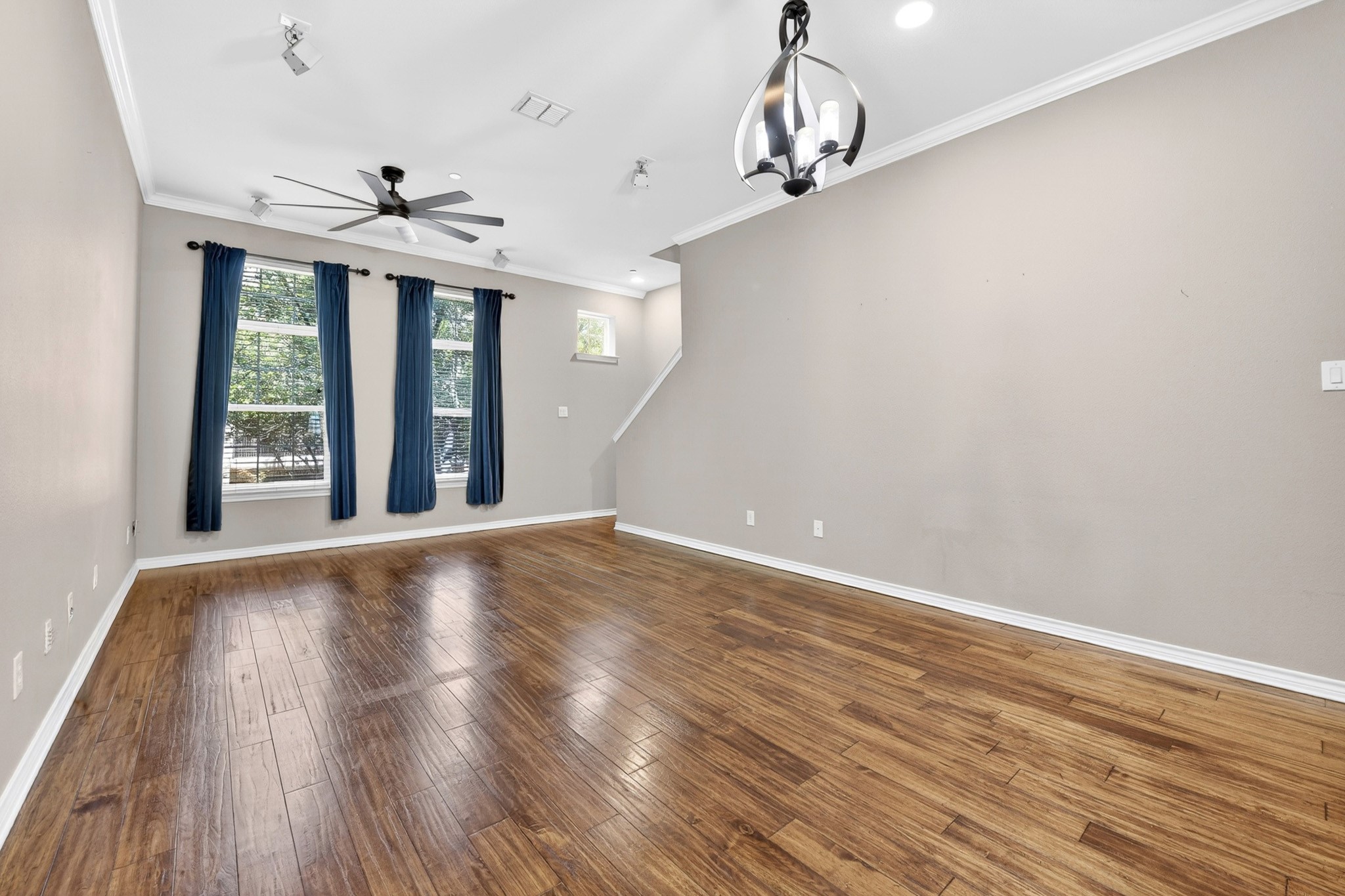 5026 Calloway Drive Addison TX 75001