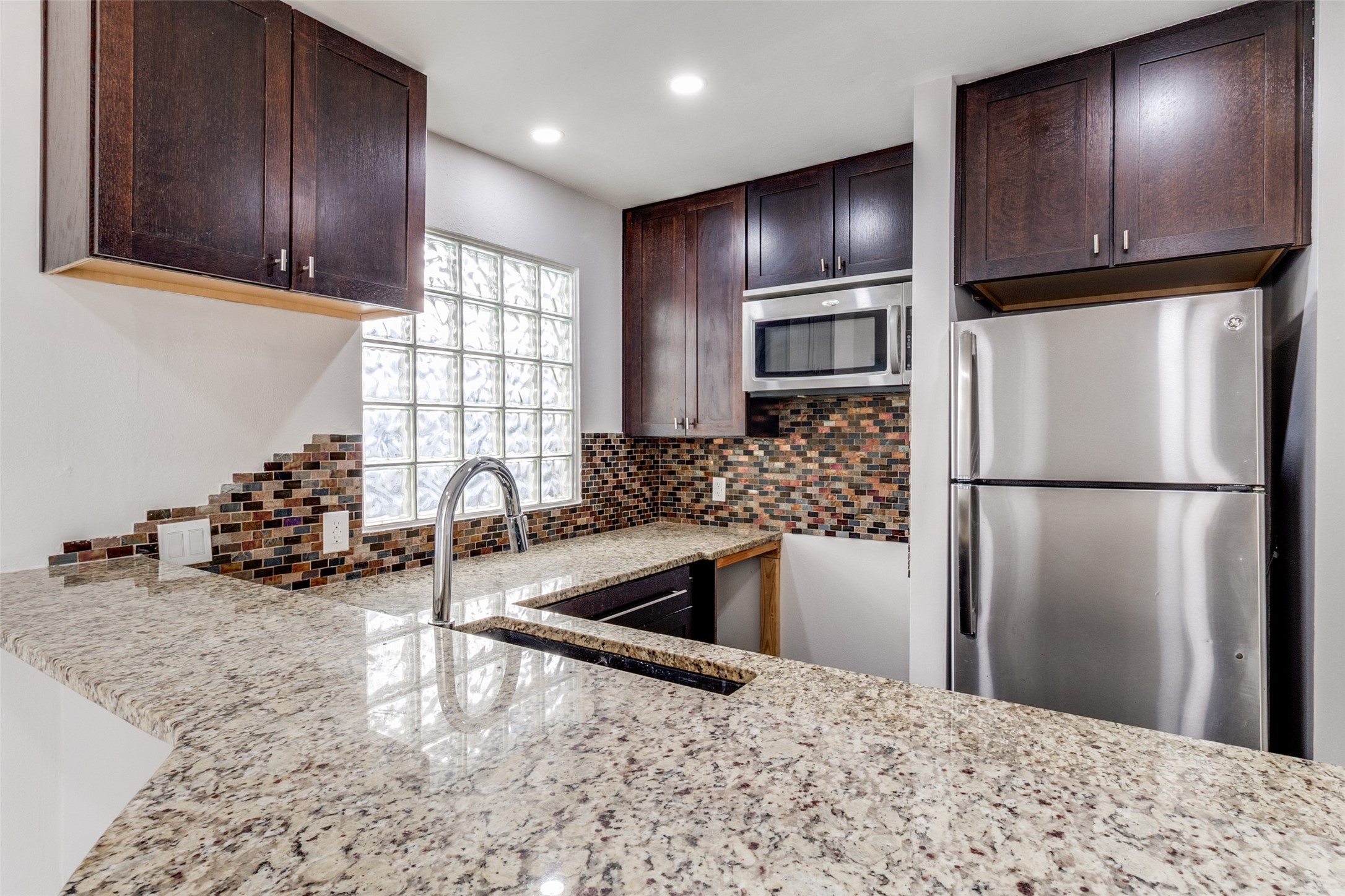 4221 Cole Avenue Dallas TX 75205