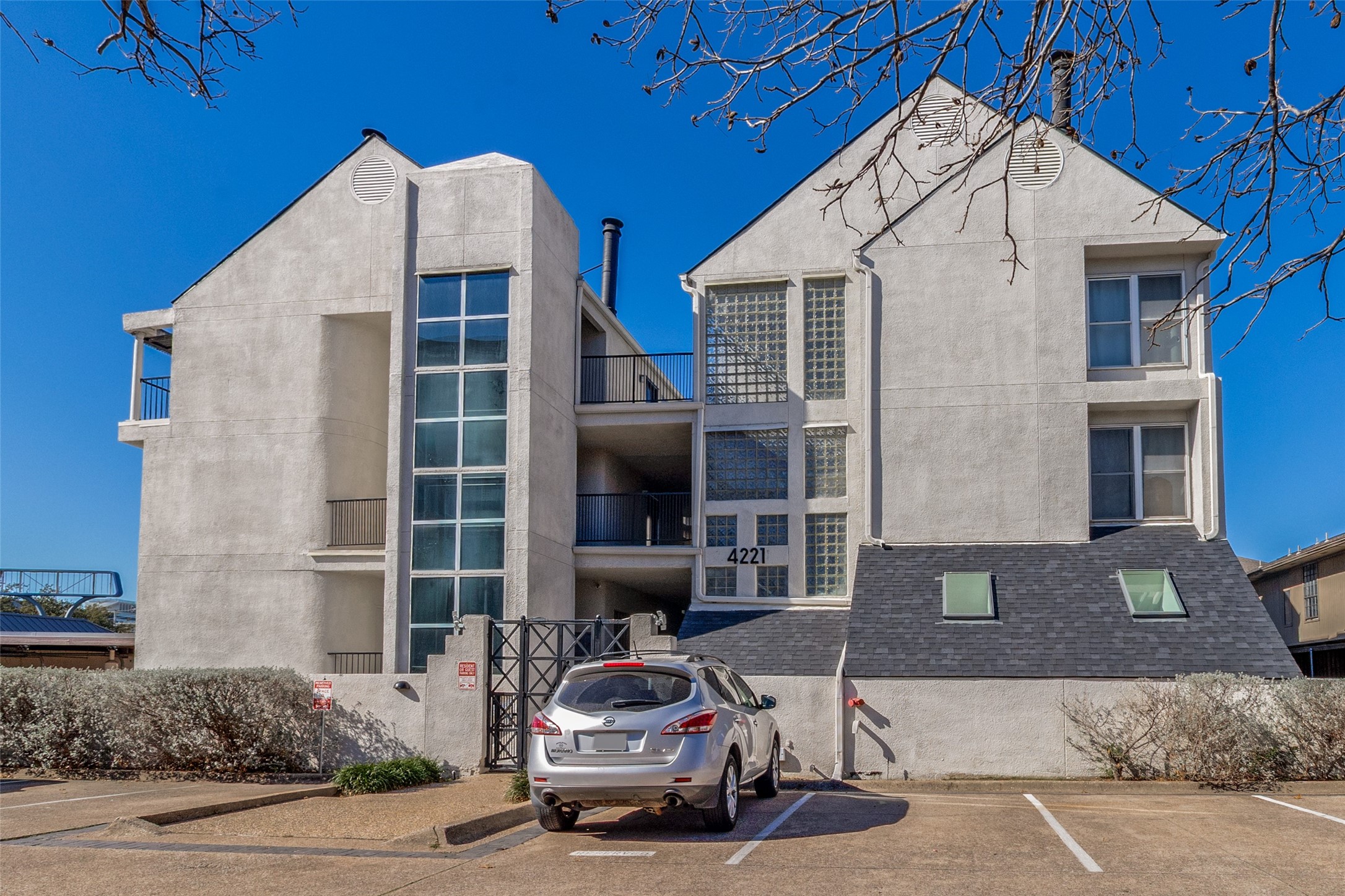 4221 Cole Avenue Dallas TX 75205